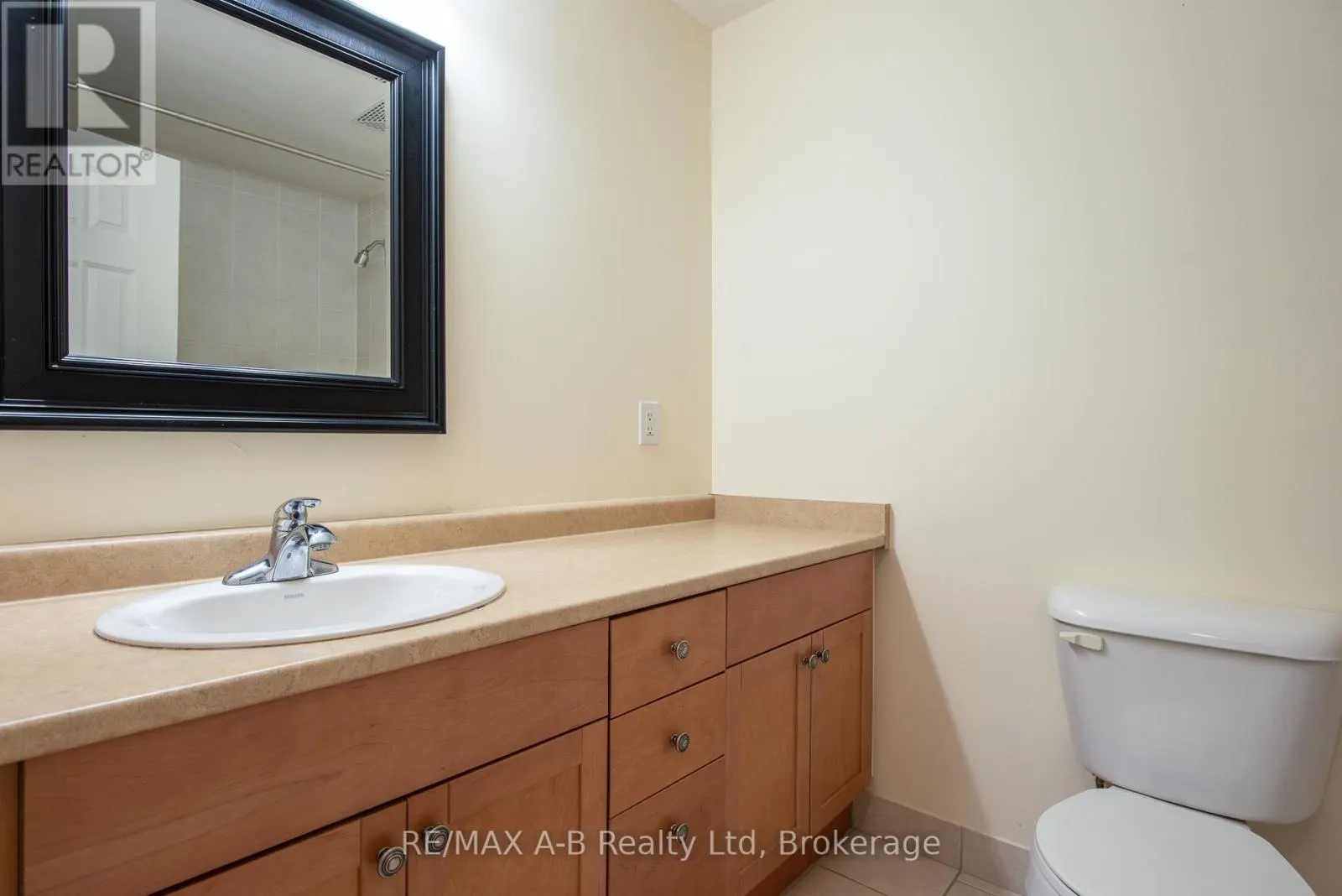 202 - 400 ROMEO STREET N, #202