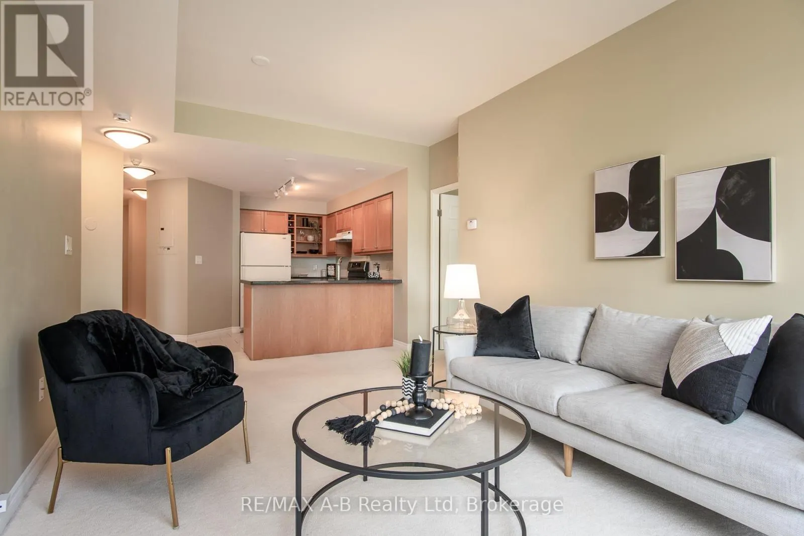 202 - 400 ROMEO STREET N, #202
