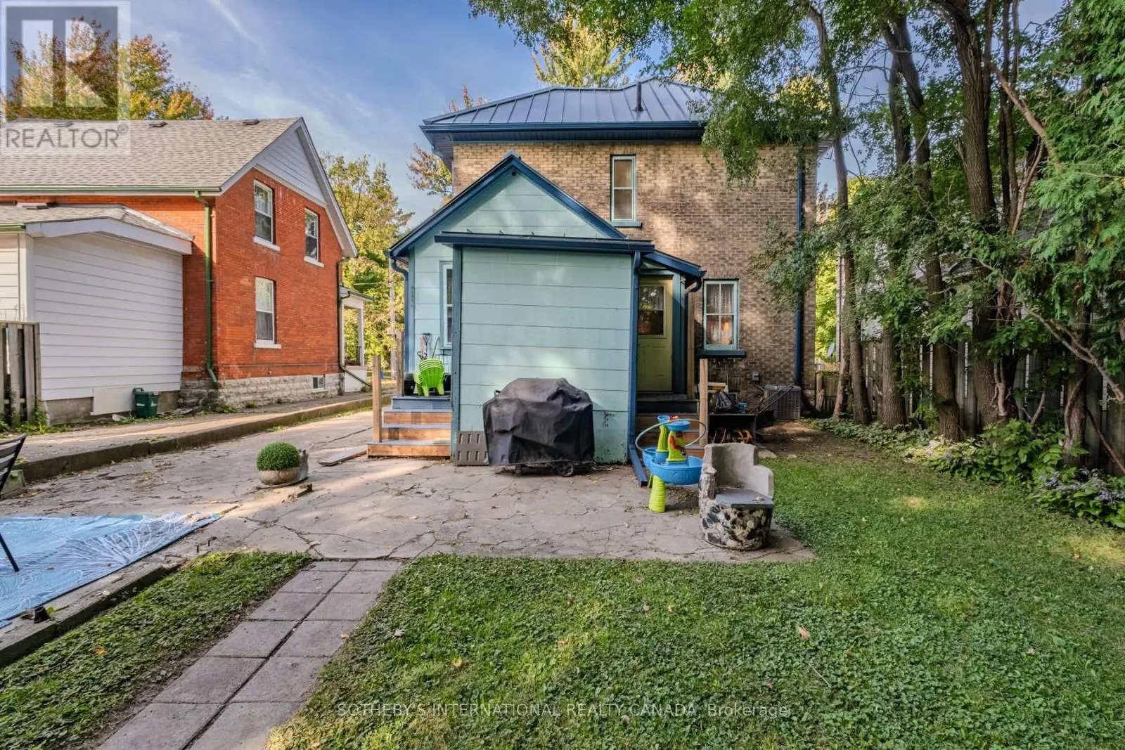 219 FRONT STREET