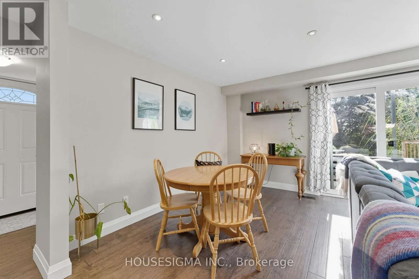 132 FOREST GLEN CRESCENT