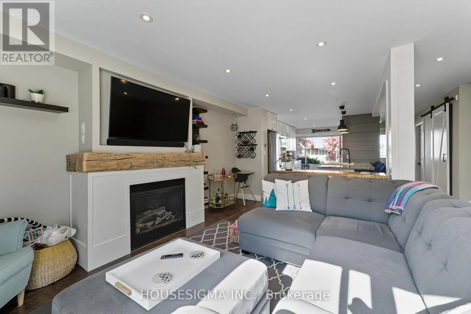 132 FOREST GLEN CRESCENT