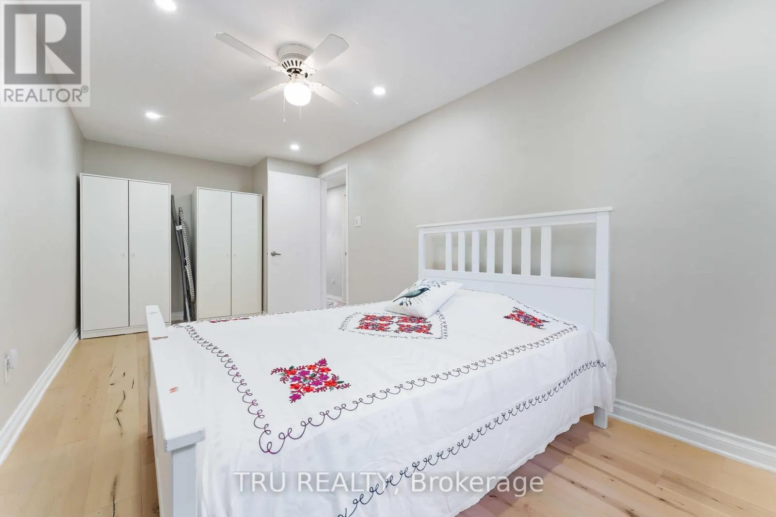 30 SHEARER CRESCENT