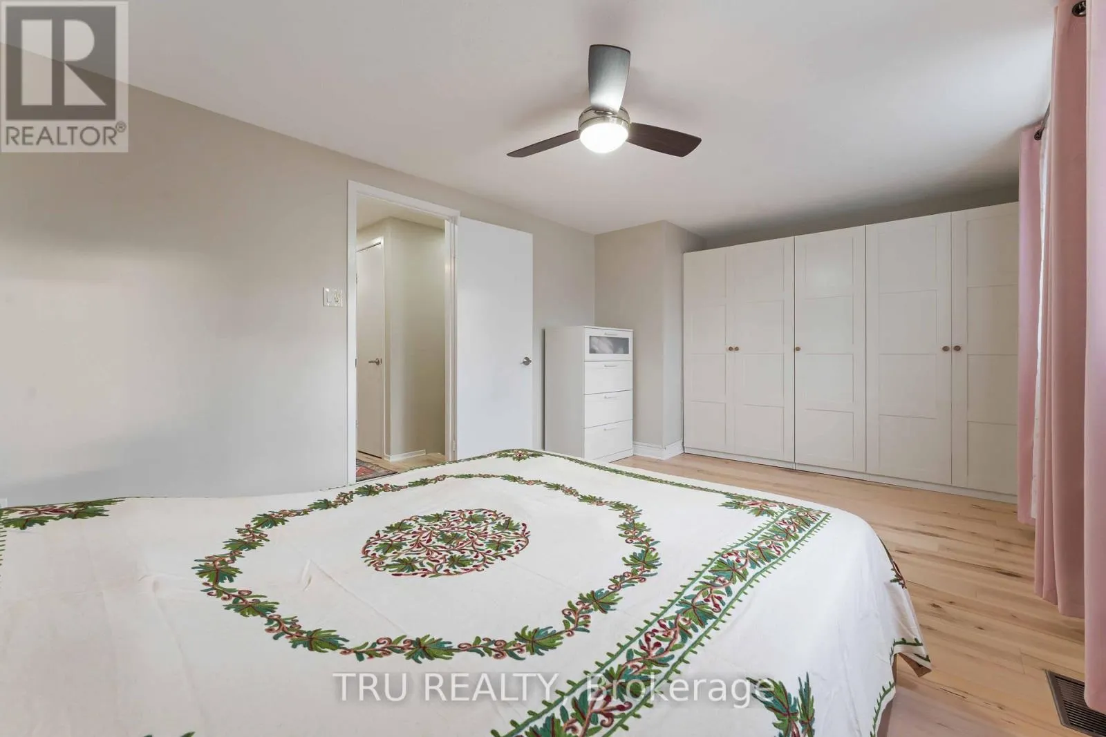 30 SHEARER CRESCENT