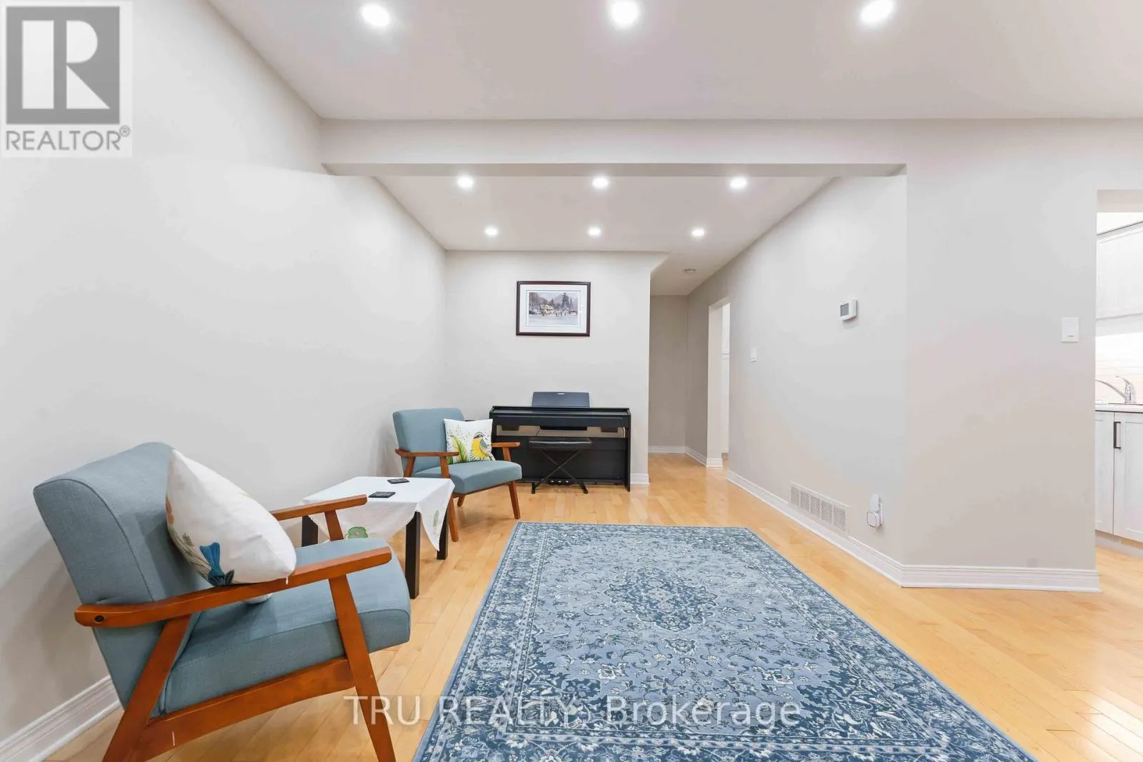 30 SHEARER CRESCENT