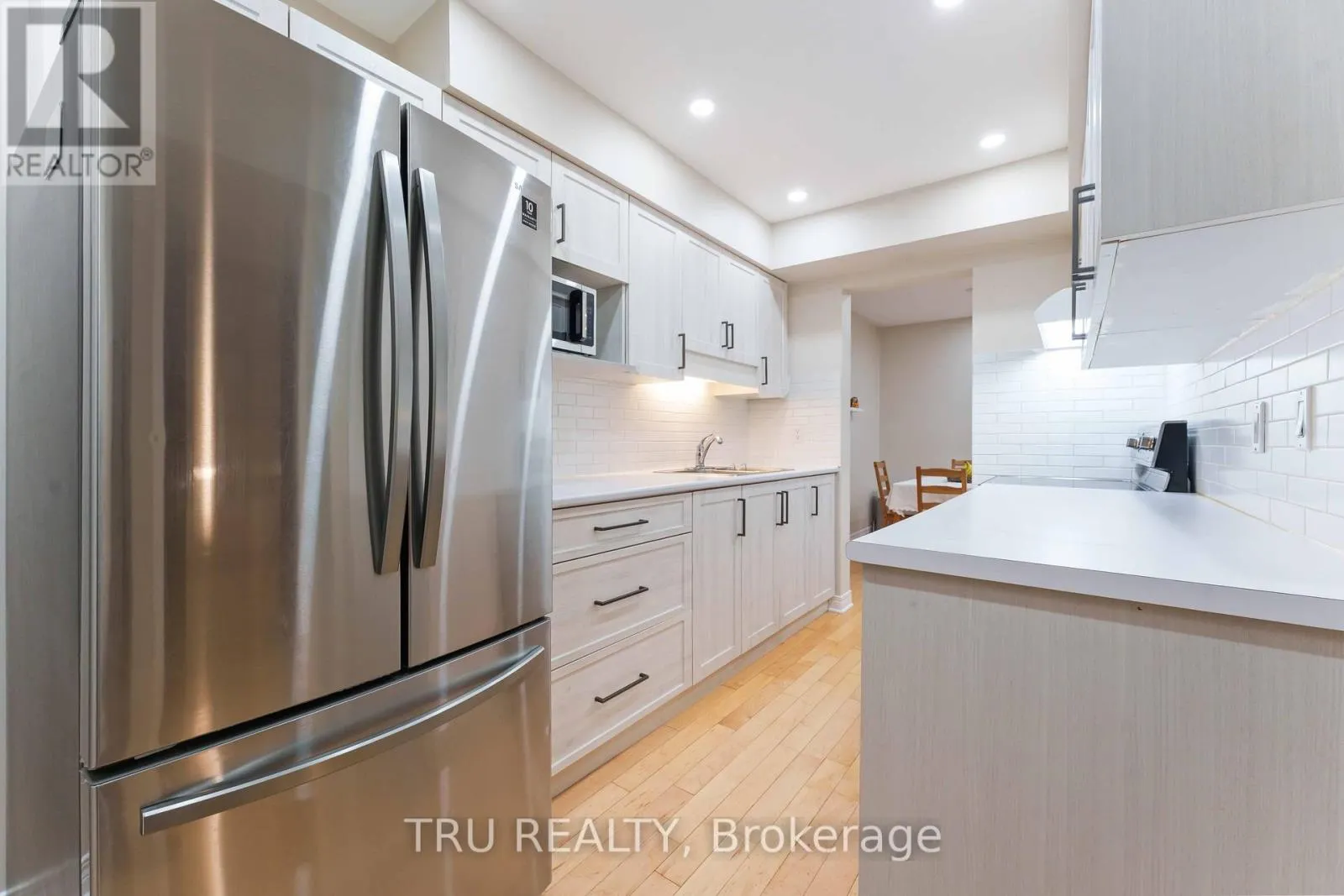 30 SHEARER CRESCENT