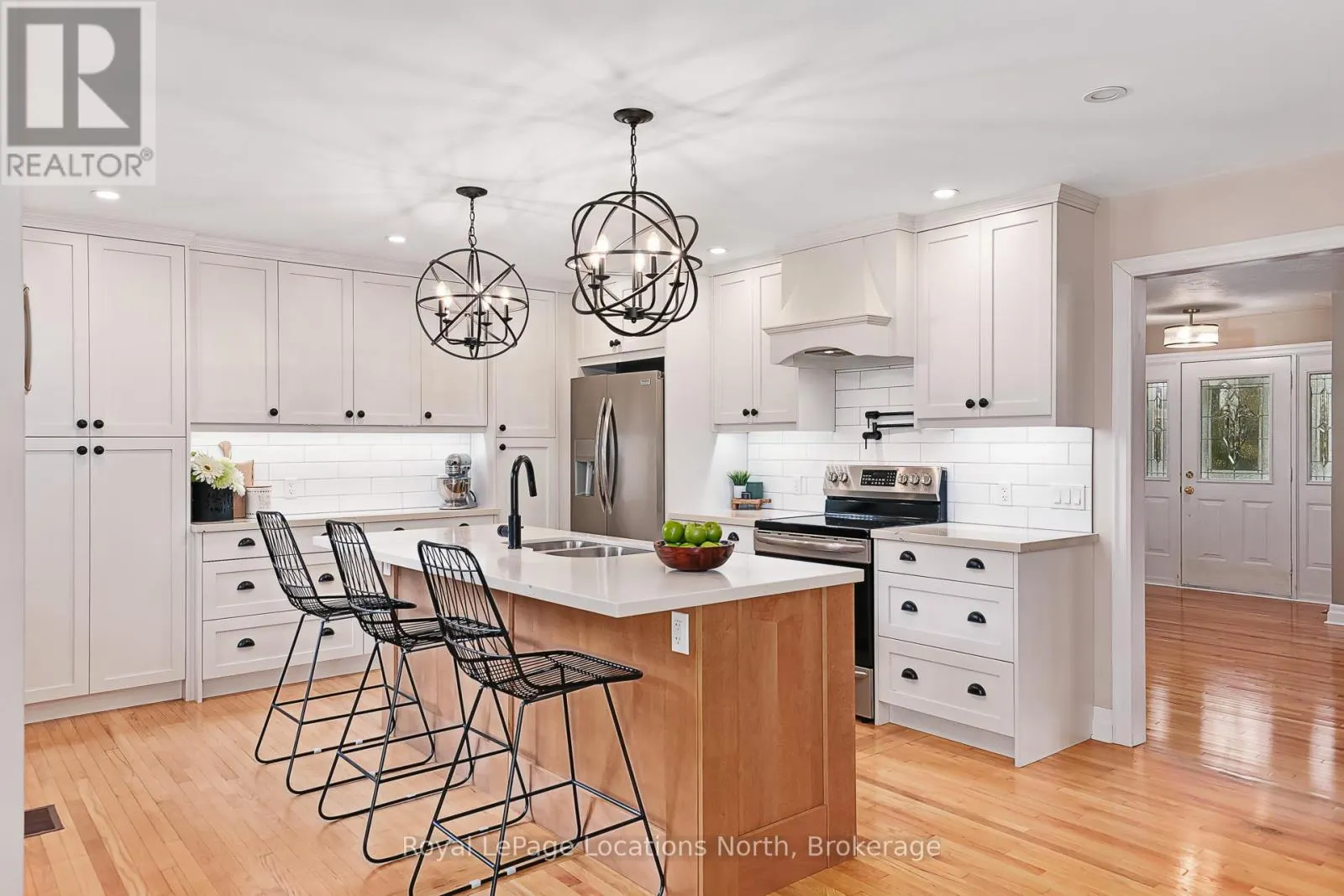 103478 GREY 18 ROAD
