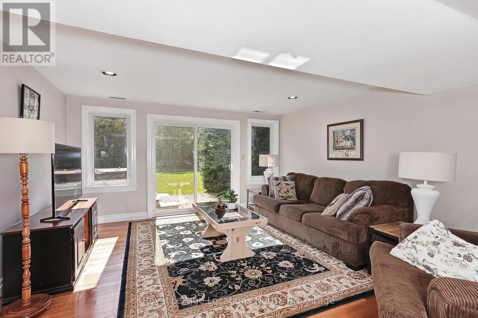 103478 GREY 18 ROAD