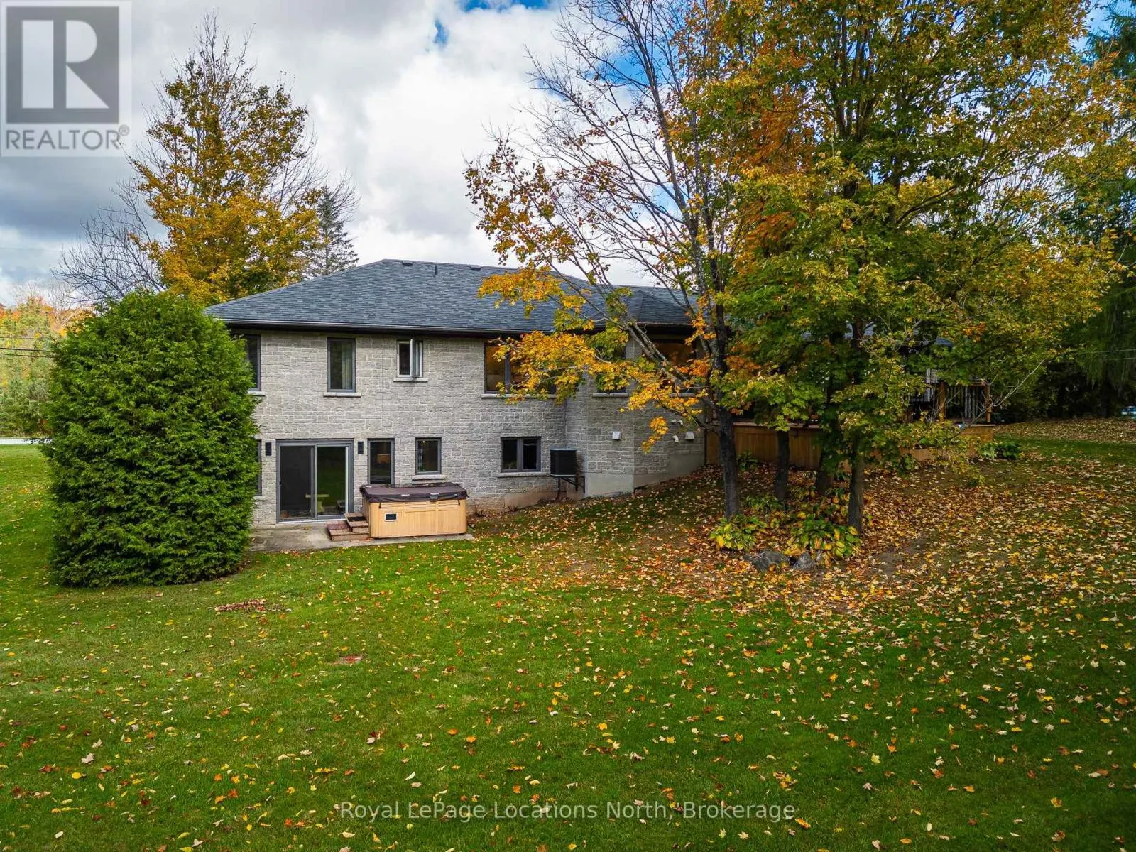 103478 GREY 18 ROAD