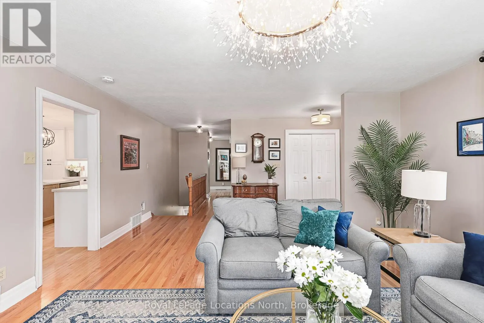 103478 GREY 18 ROAD