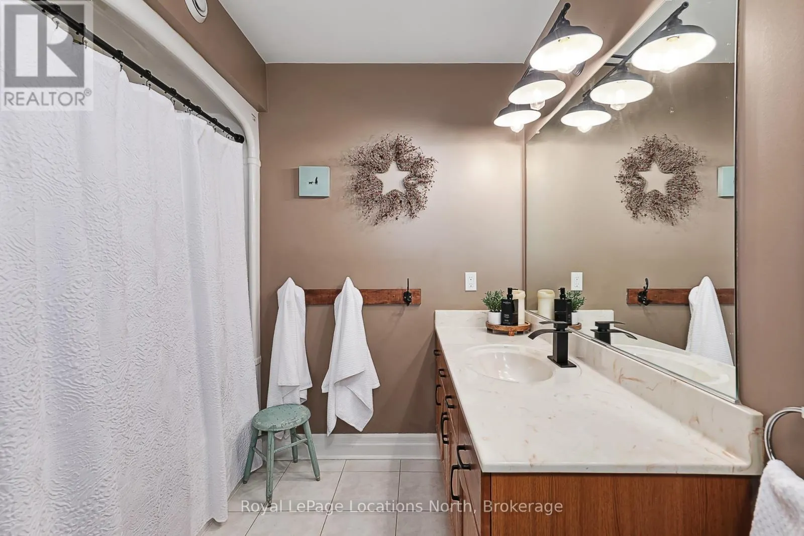 103478 GREY 18 ROAD