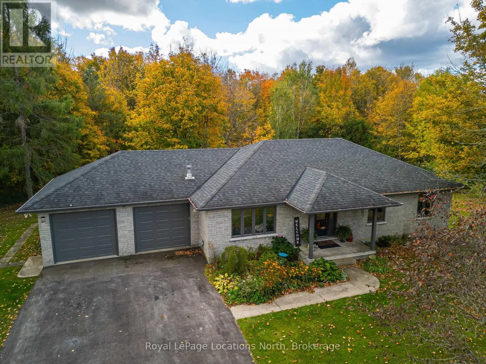 103478 GREY 18 ROAD