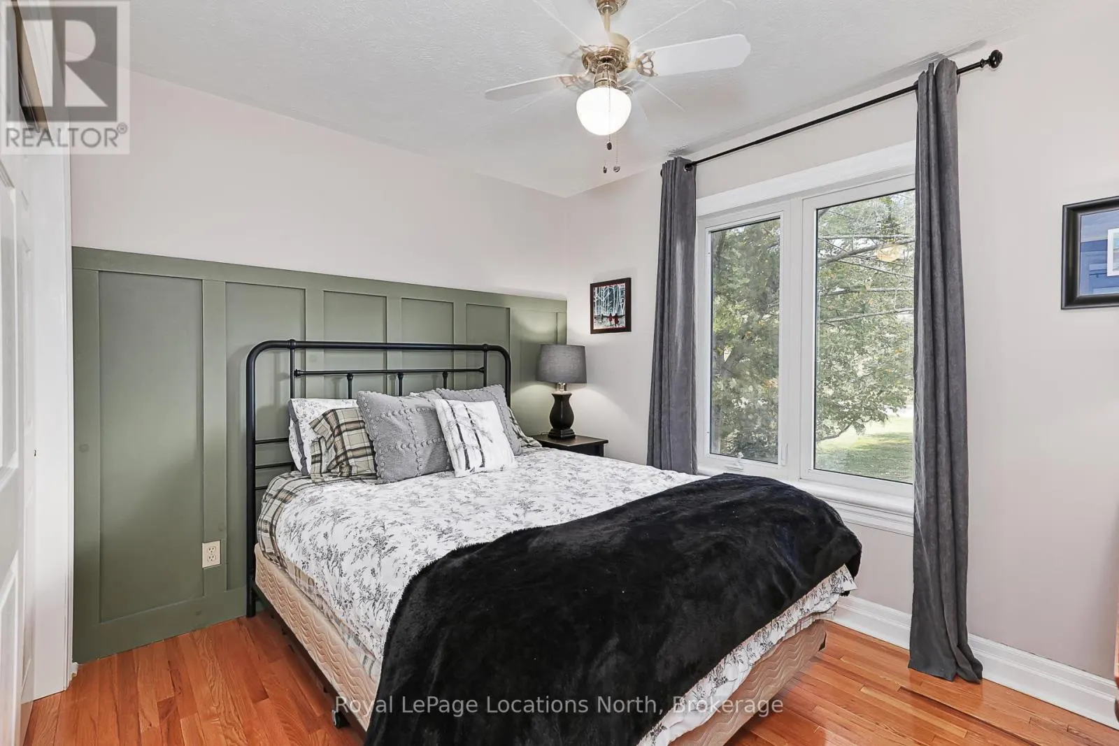 103478 GREY 18 ROAD