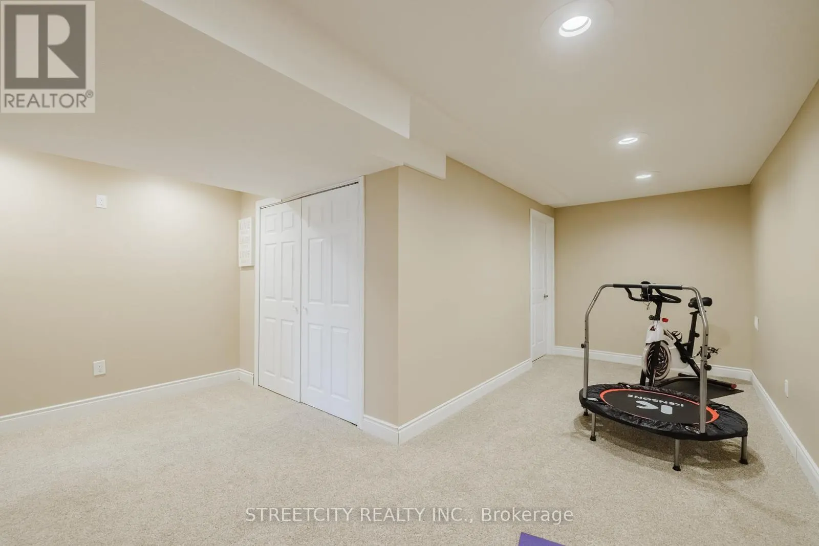 15 - 2615 COLONEL TALBOT ROAD, #15
