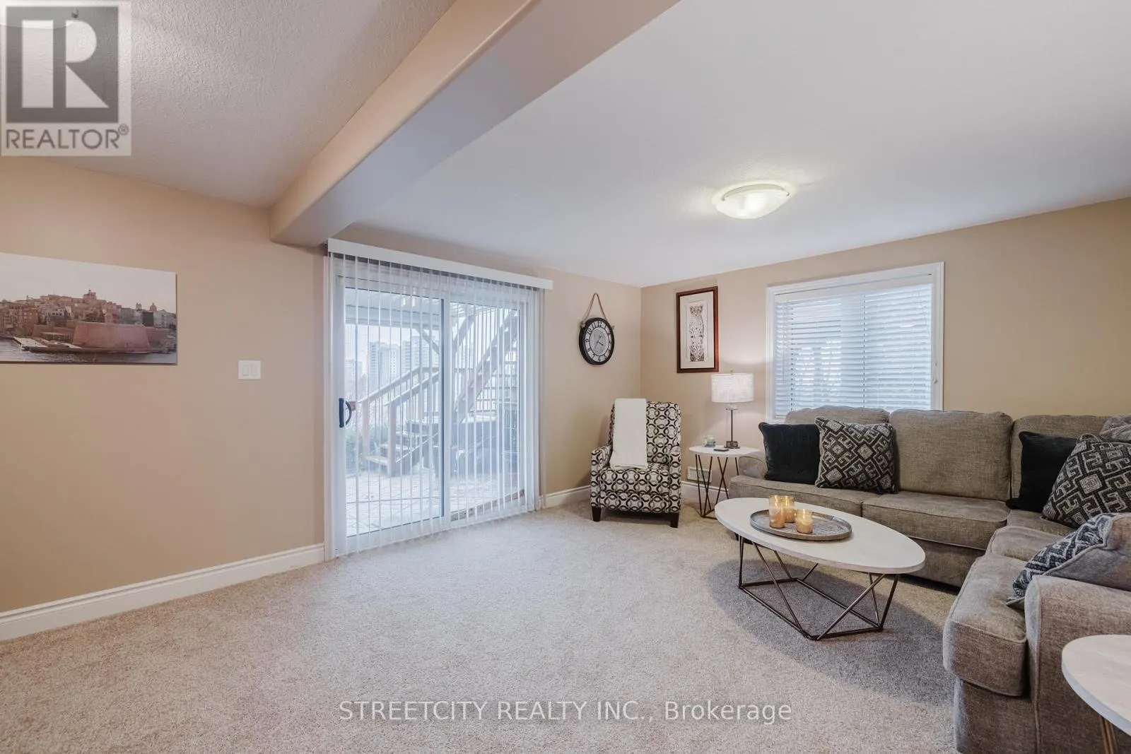 15 - 2615 COLONEL TALBOT ROAD, #15