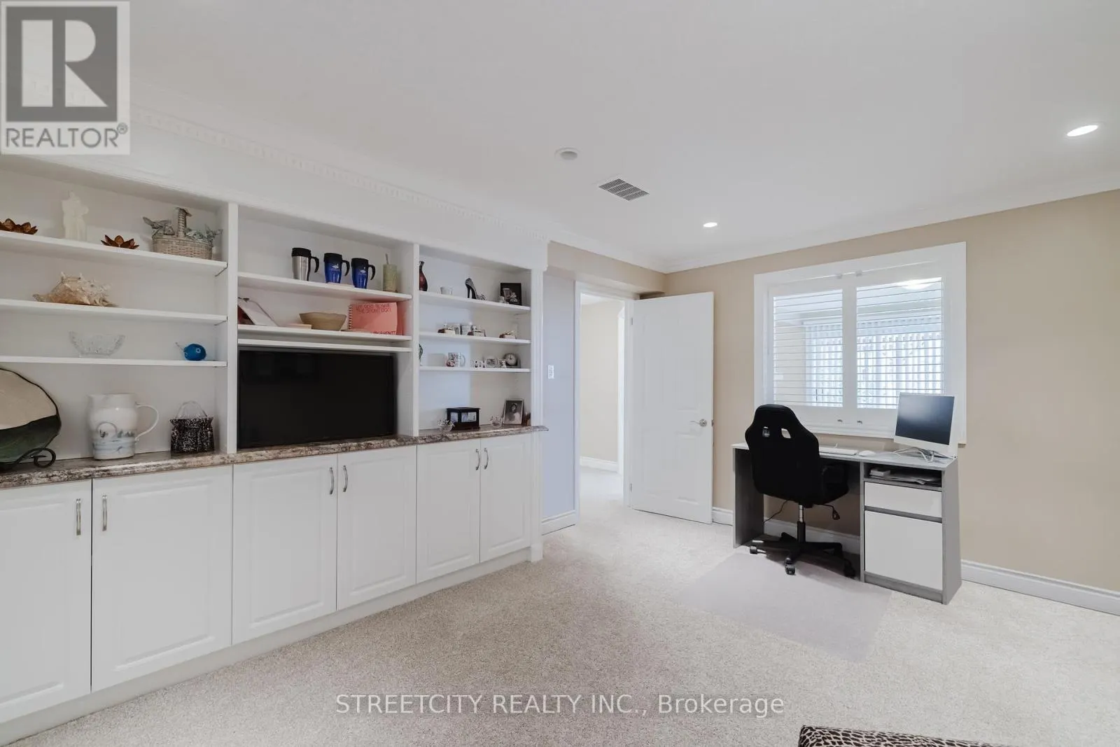 15 - 2615 COLONEL TALBOT ROAD, #15