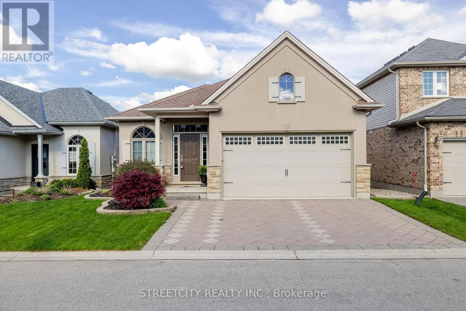 15 - 2615 COLONEL TALBOT ROAD, #15