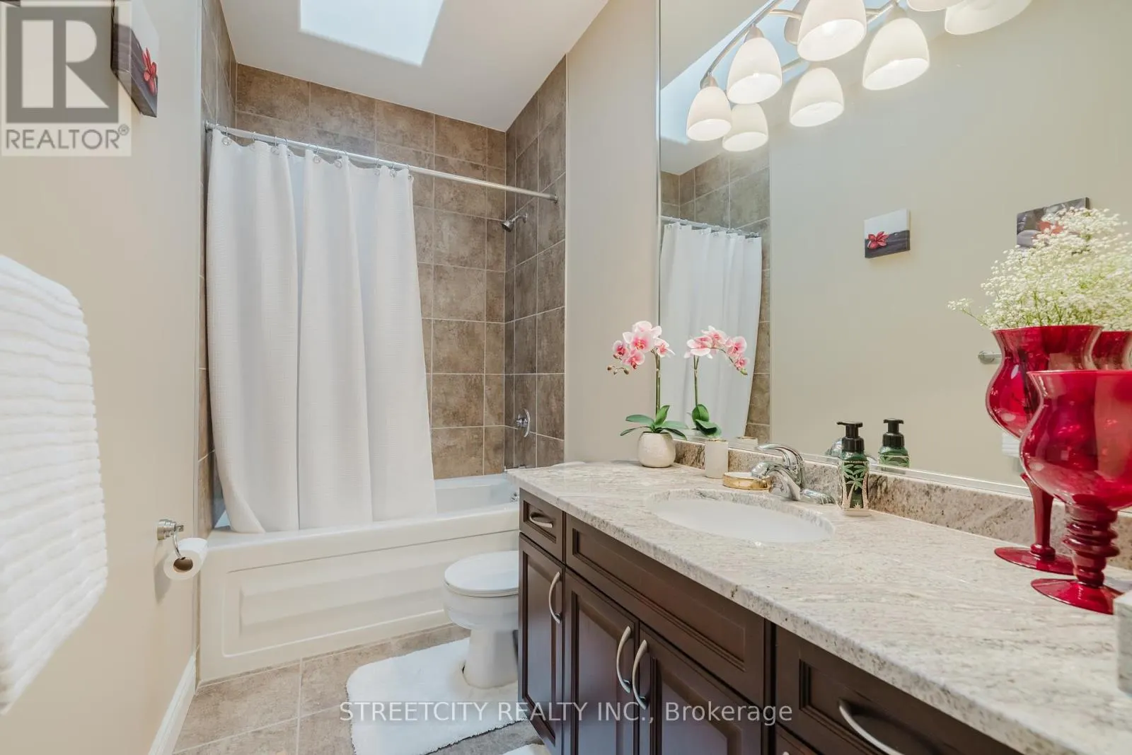 15 - 2615 COLONEL TALBOT ROAD, #15