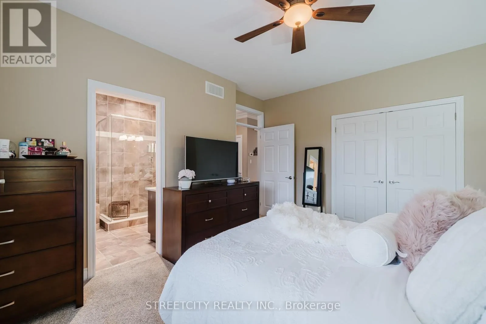15 - 2615 COLONEL TALBOT ROAD, #15
