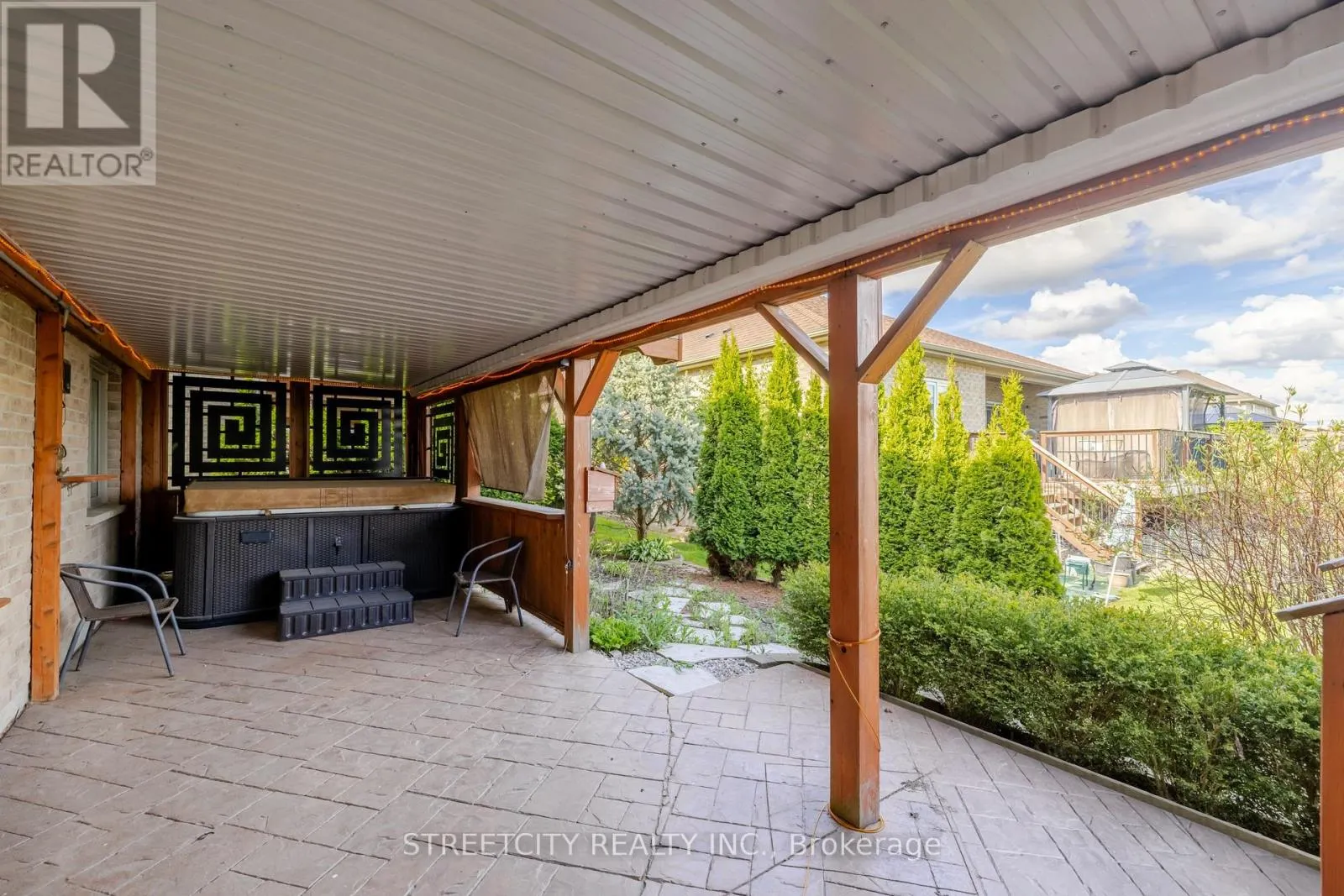 15 - 2615 COLONEL TALBOT ROAD, #15