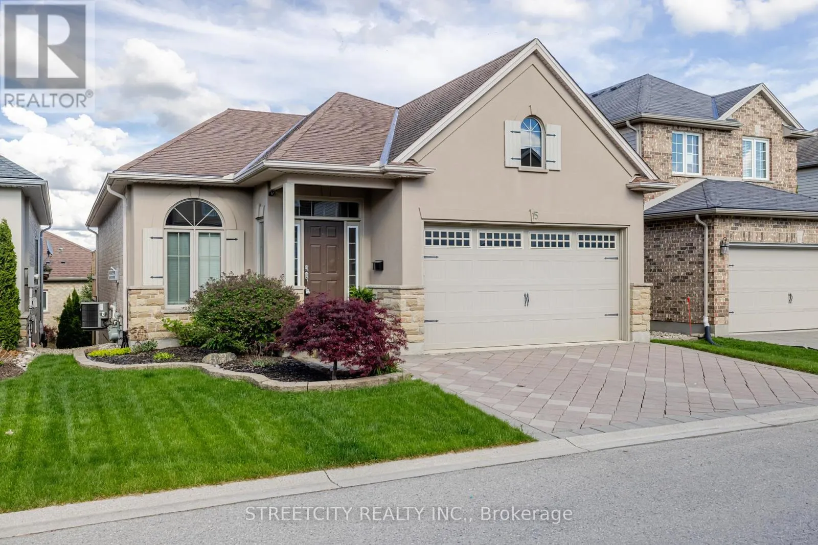 15 - 2615 COLONEL TALBOT ROAD, #15