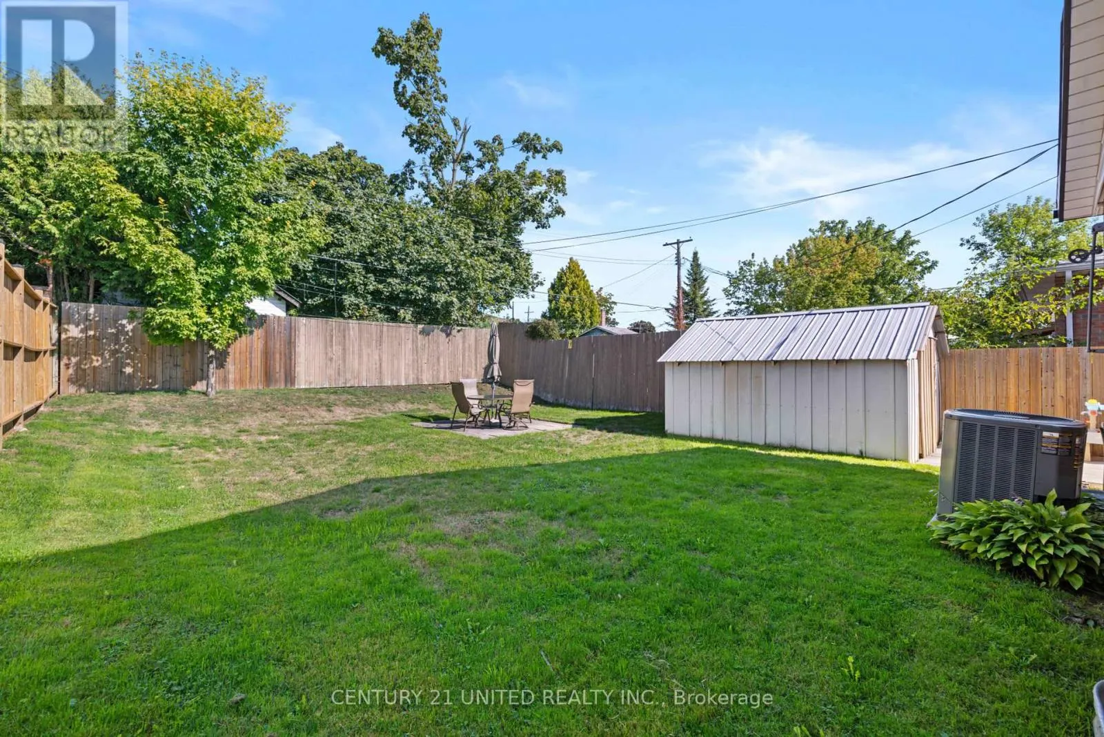 392 WELLINGTON STREET