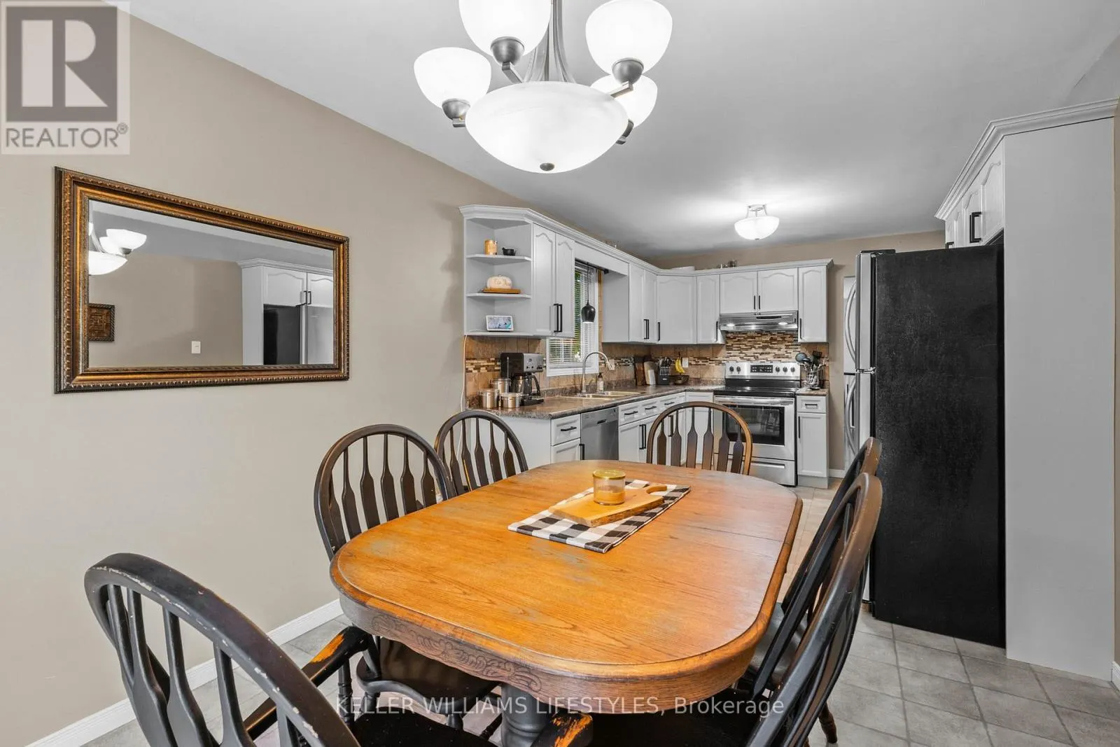 598 HARRIS CIRCLE