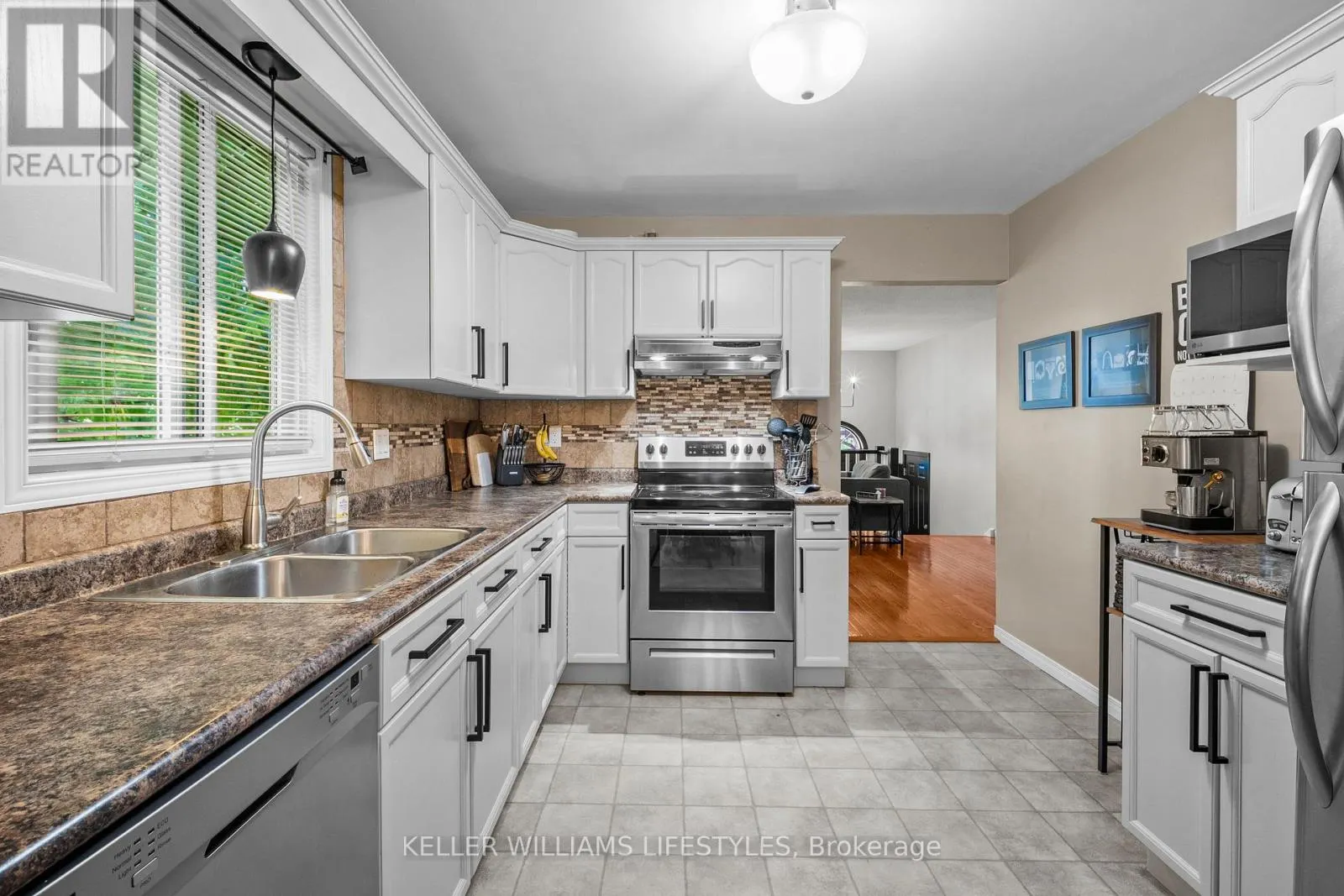 598 HARRIS CIRCLE