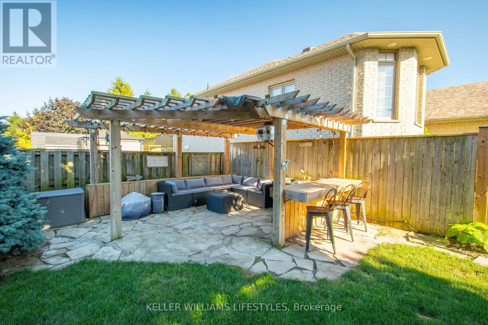 598 HARRIS CIRCLE