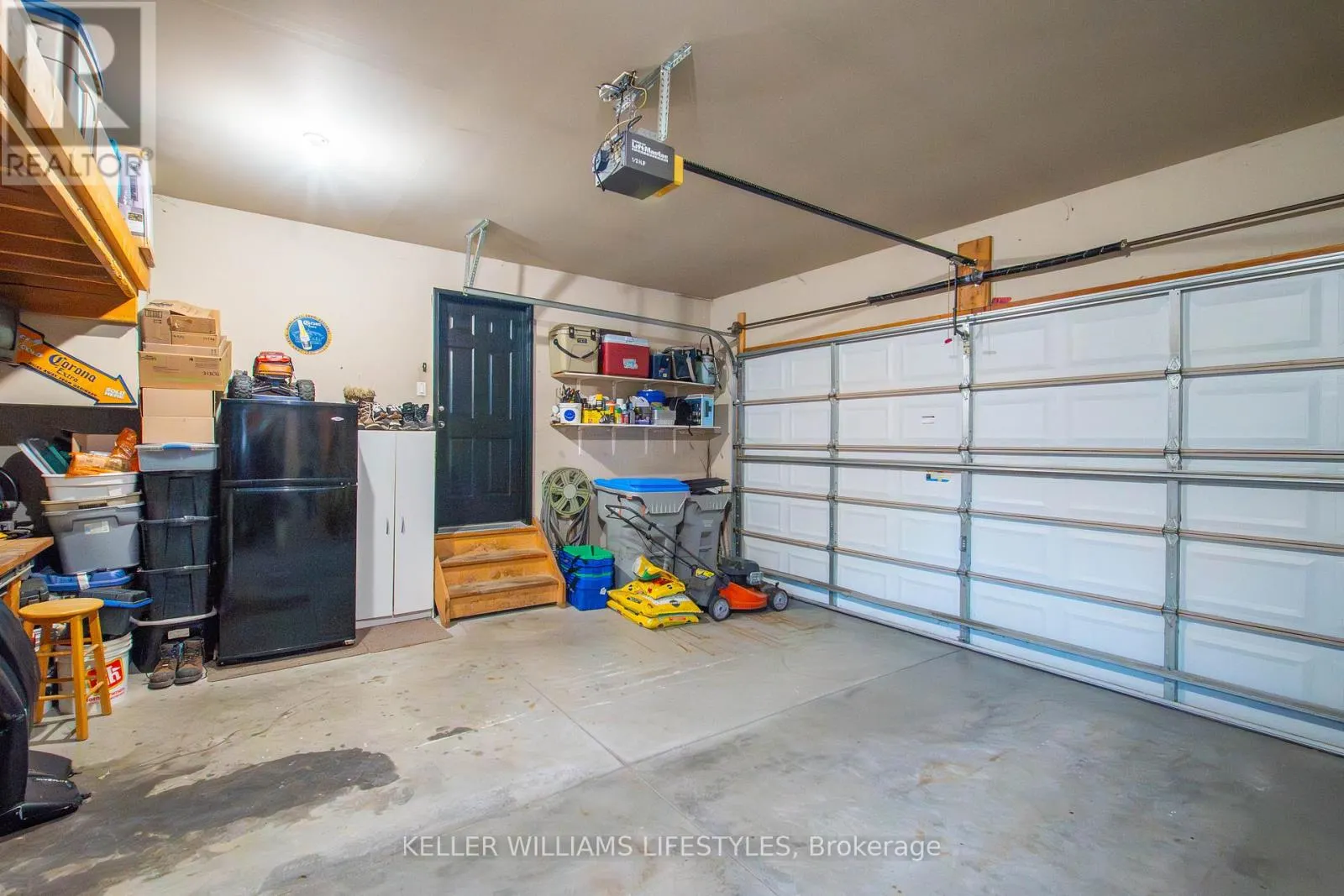 598 HARRIS CIRCLE