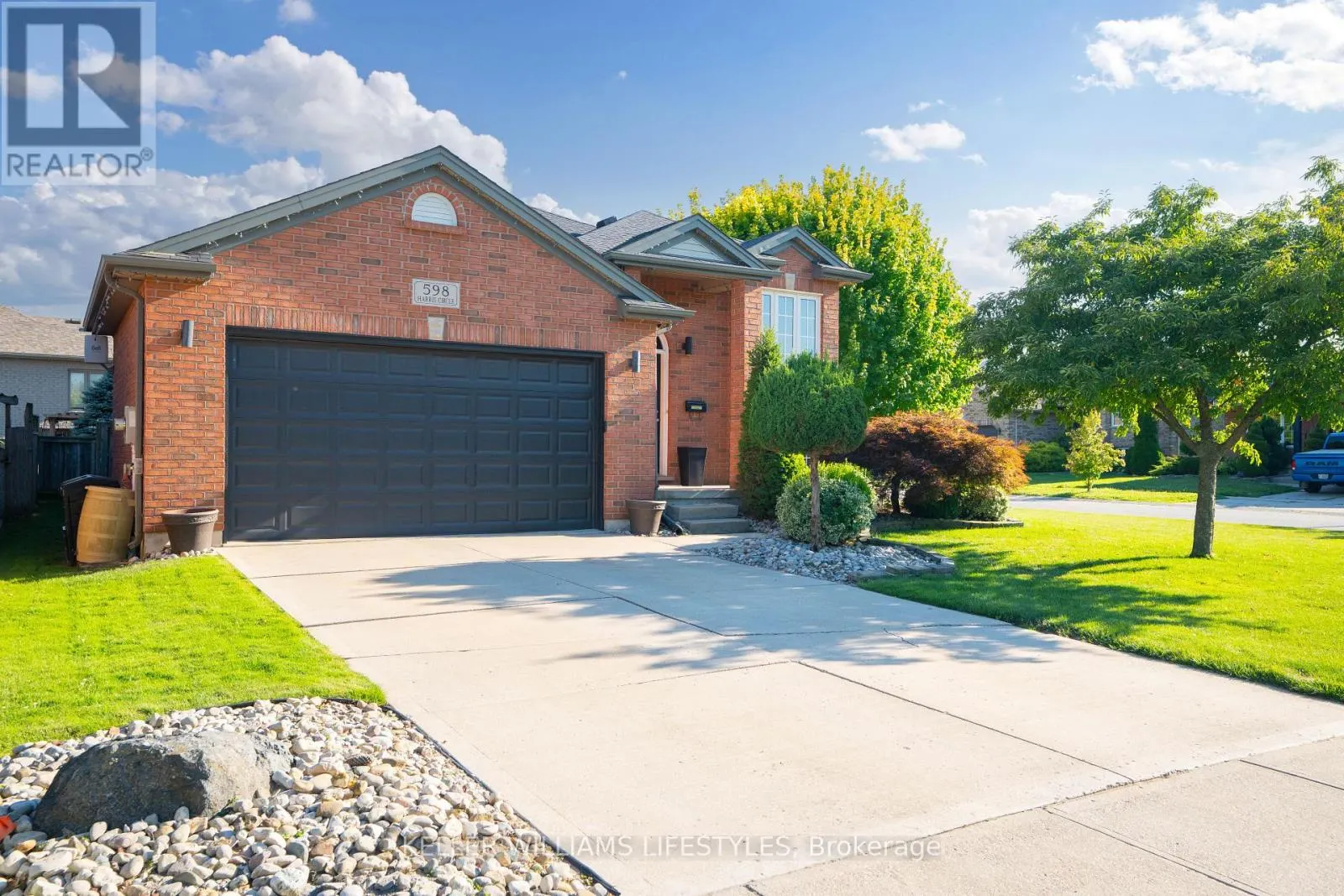 598 HARRIS CIRCLE