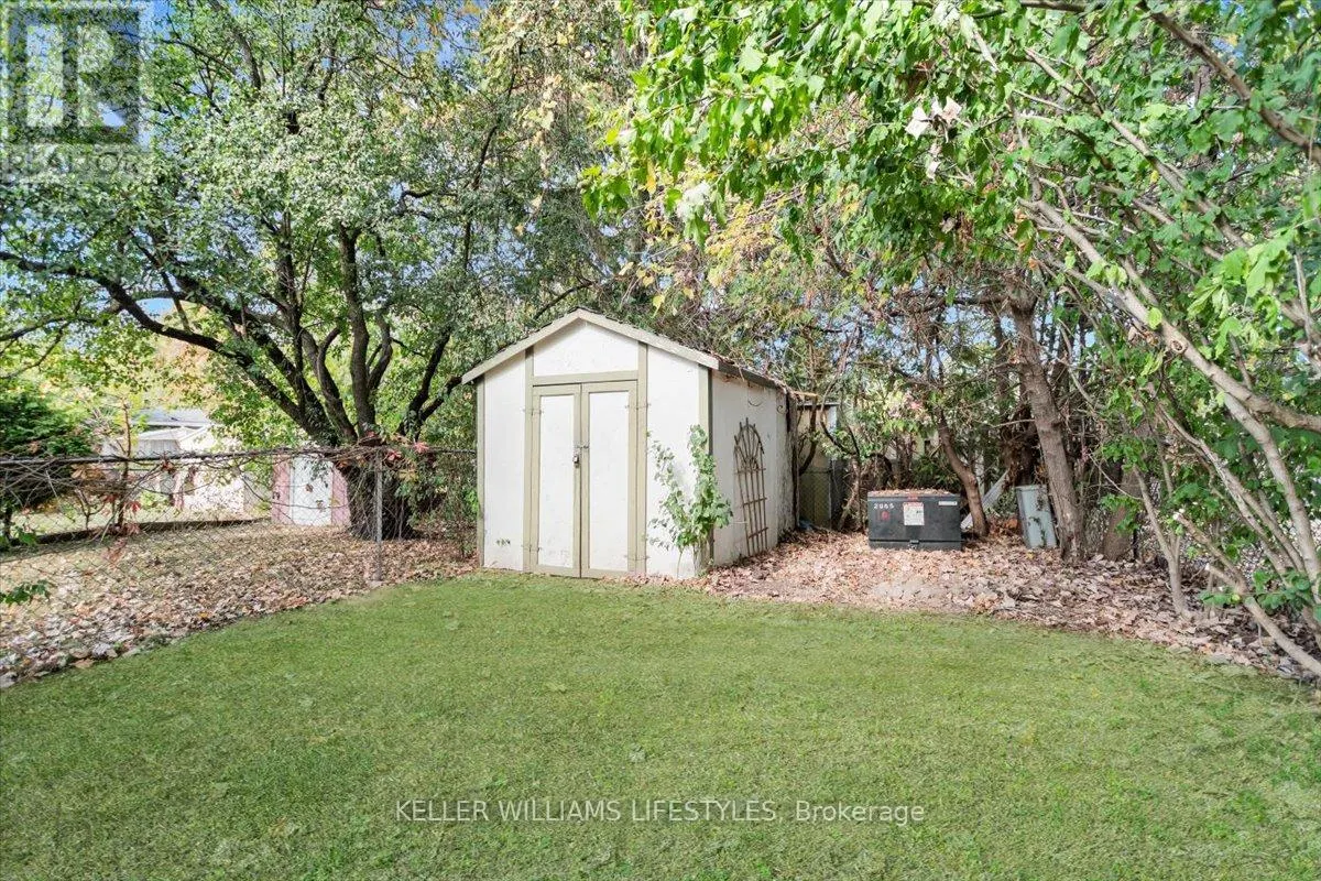 661 LADYBROOK CRESCENT