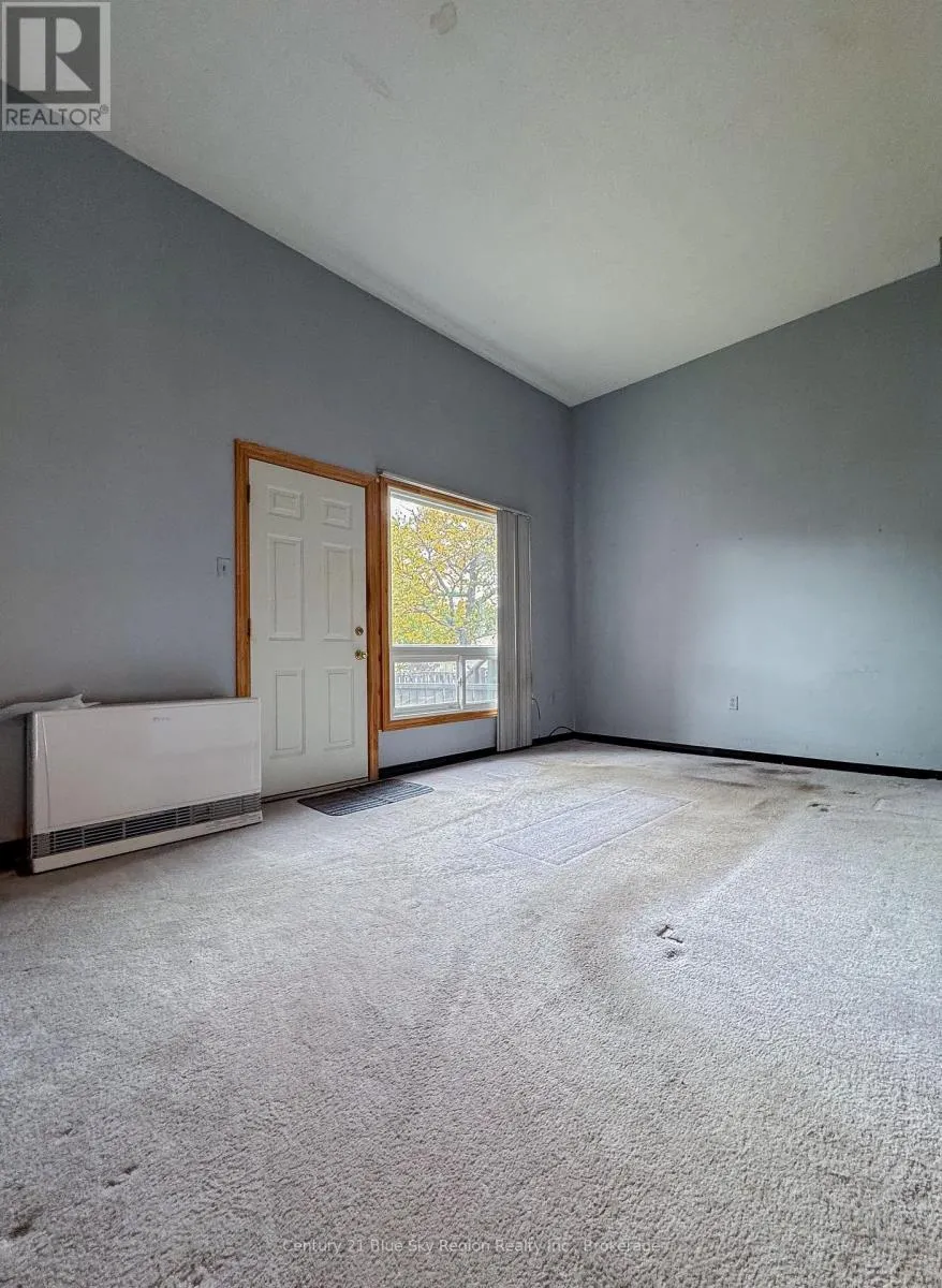 24 - 644 LAKESHORE DRIVE, #24