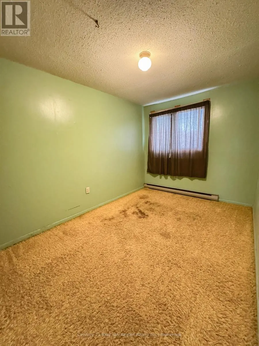 24 - 644 LAKESHORE DRIVE, #24