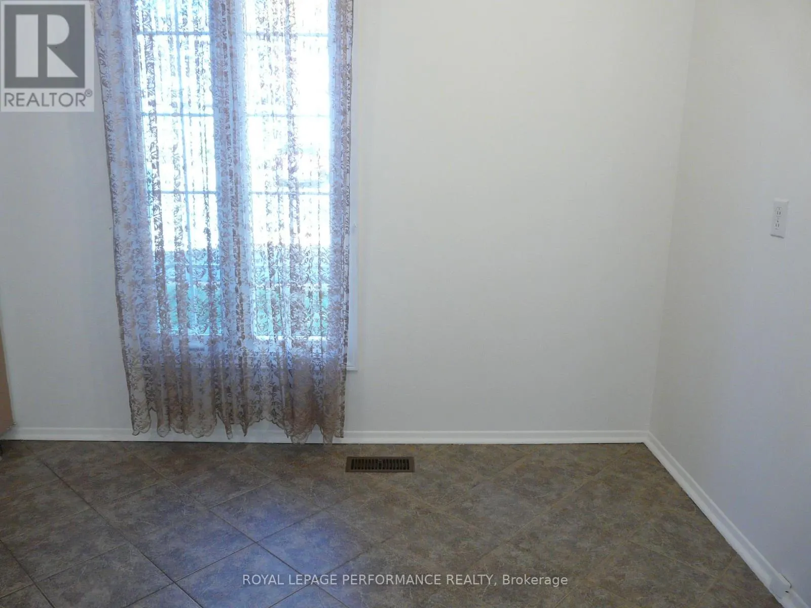 714 SHEFFORD COURT