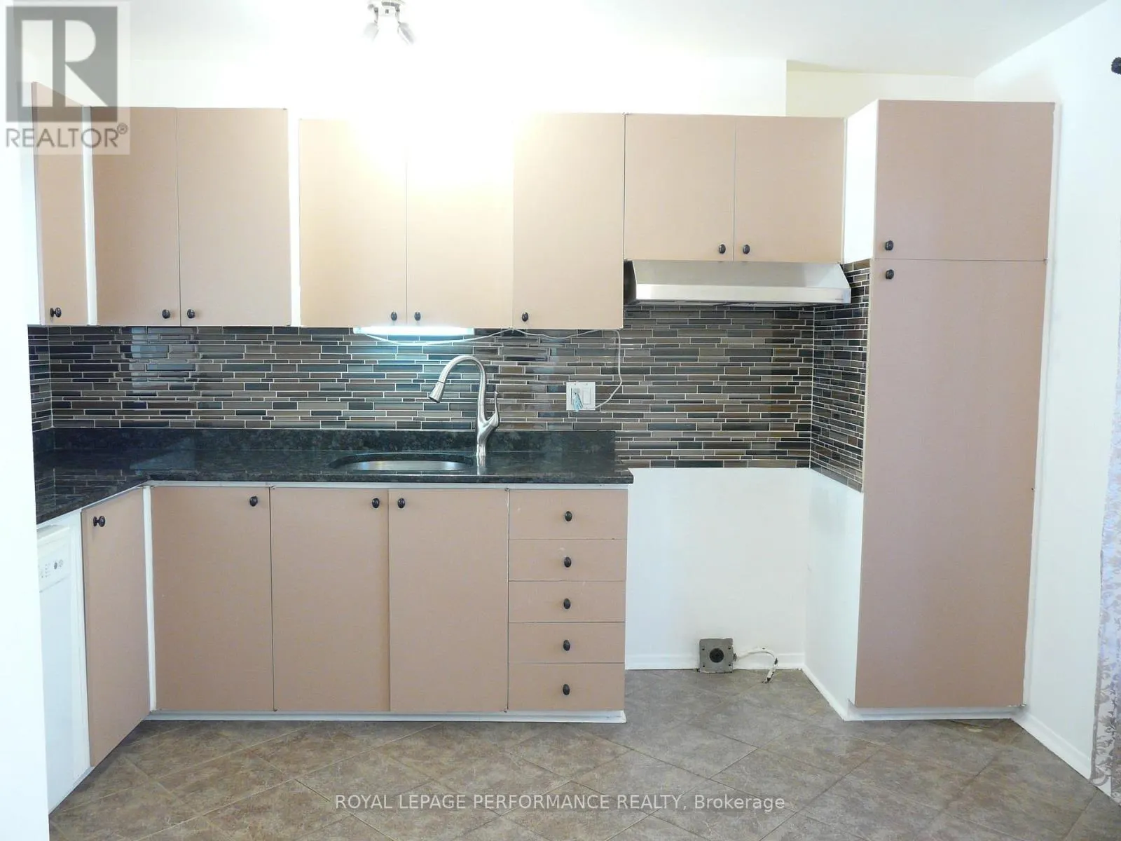 714 SHEFFORD COURT