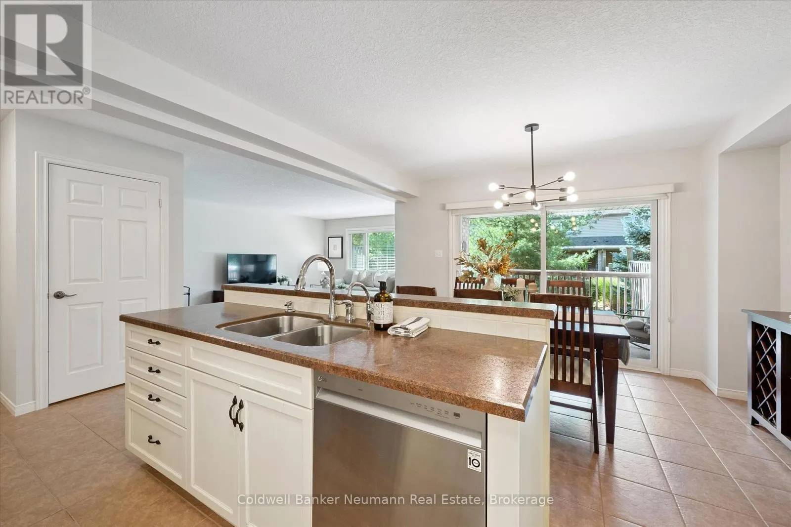 5 - 255 SUMMERFIELD DRIVE, #5
