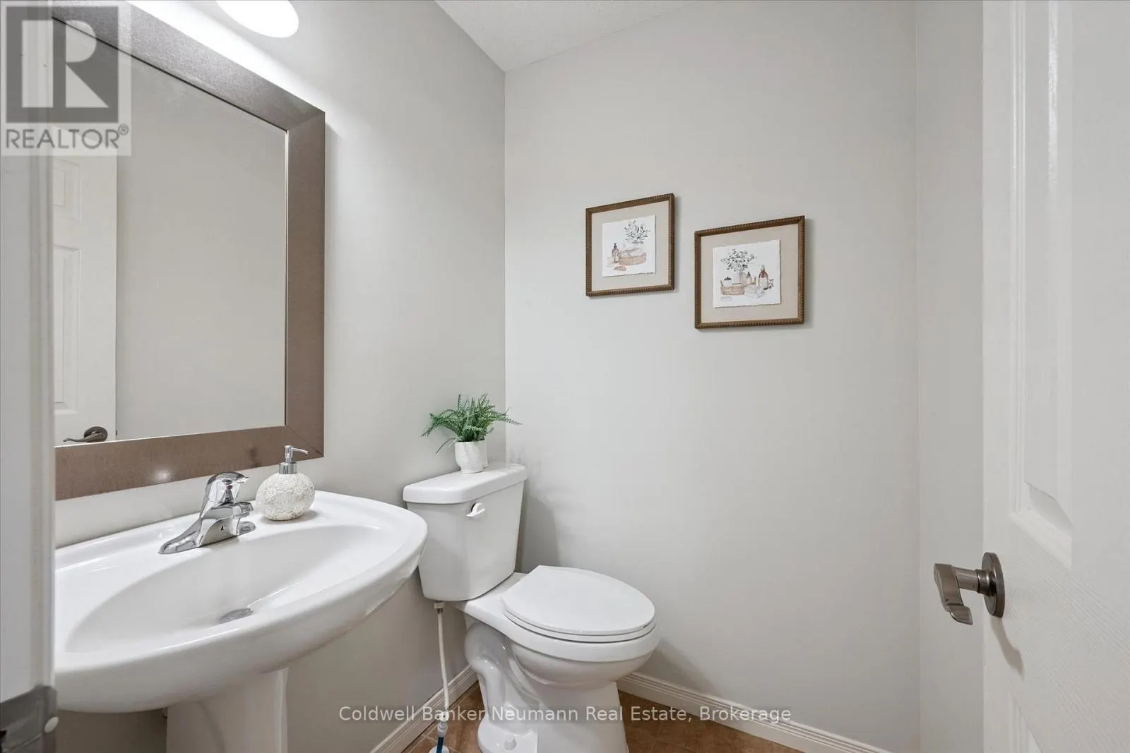 5 - 255 SUMMERFIELD DRIVE, #5