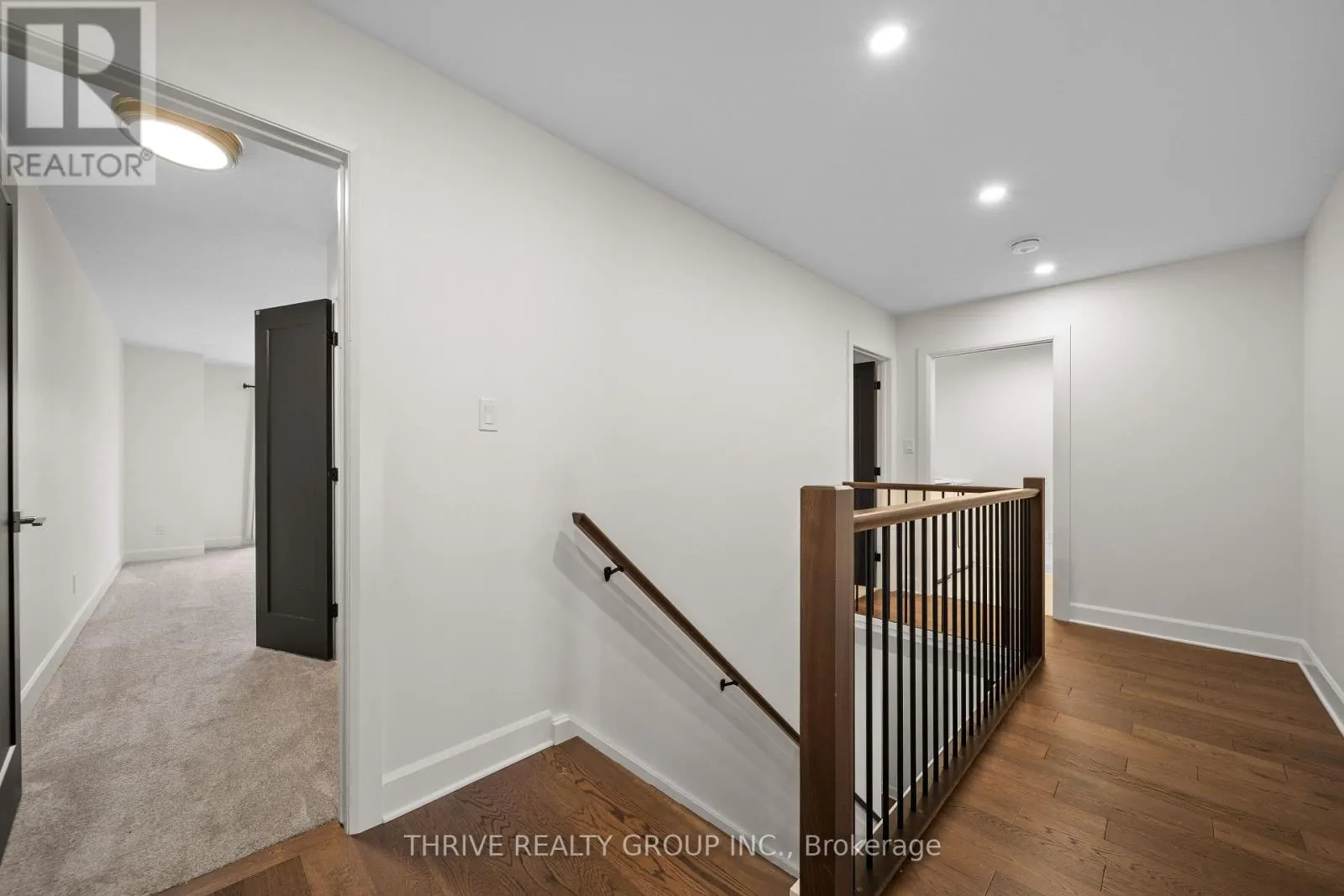 947 UPPERPOINT AVENUE