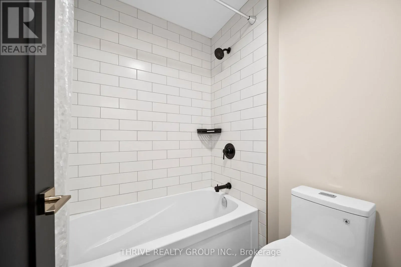 947 UPPERPOINT AVENUE