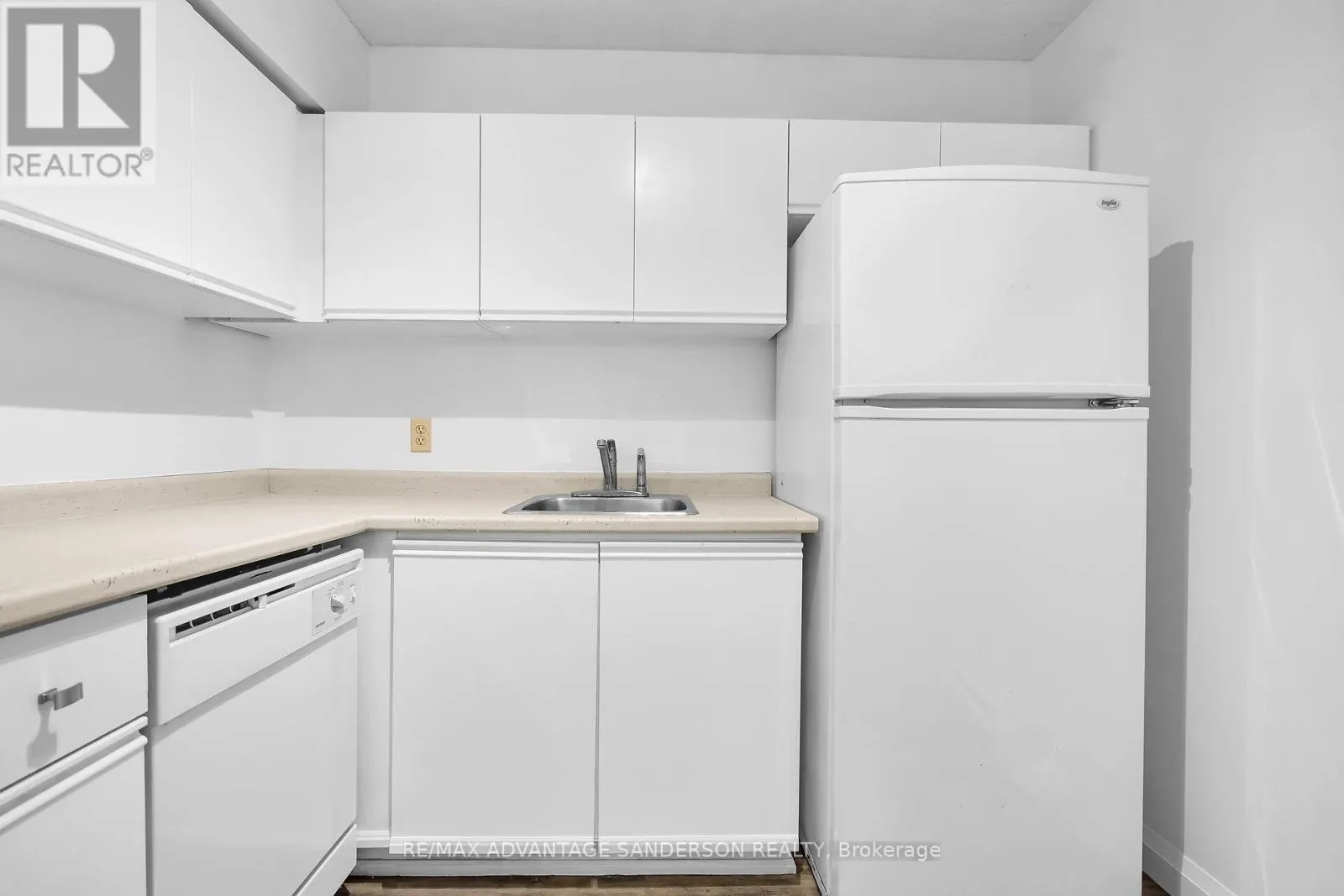118 - 15 JACKSWAY CRESCENT, #118