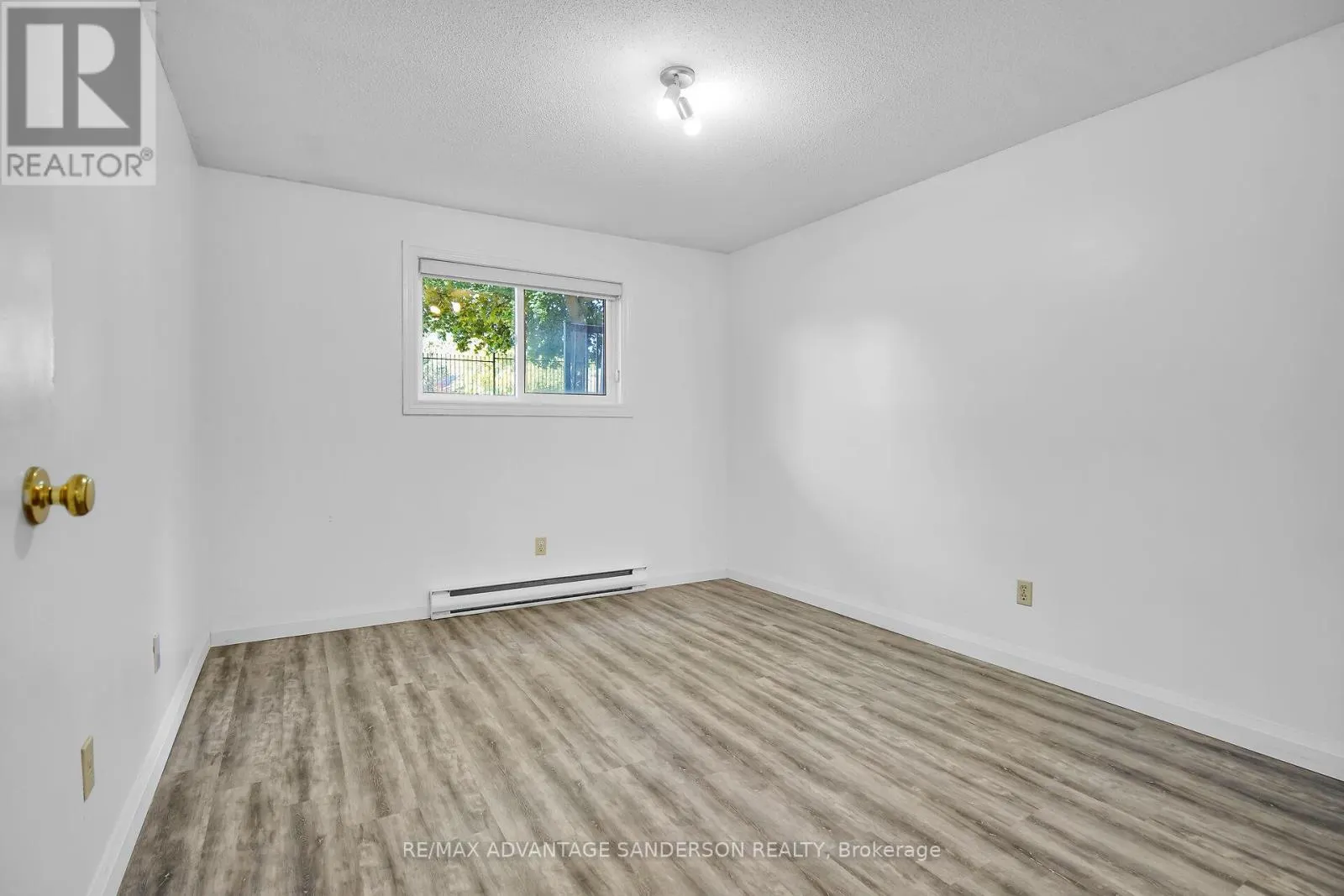 118 - 15 JACKSWAY CRESCENT, #118