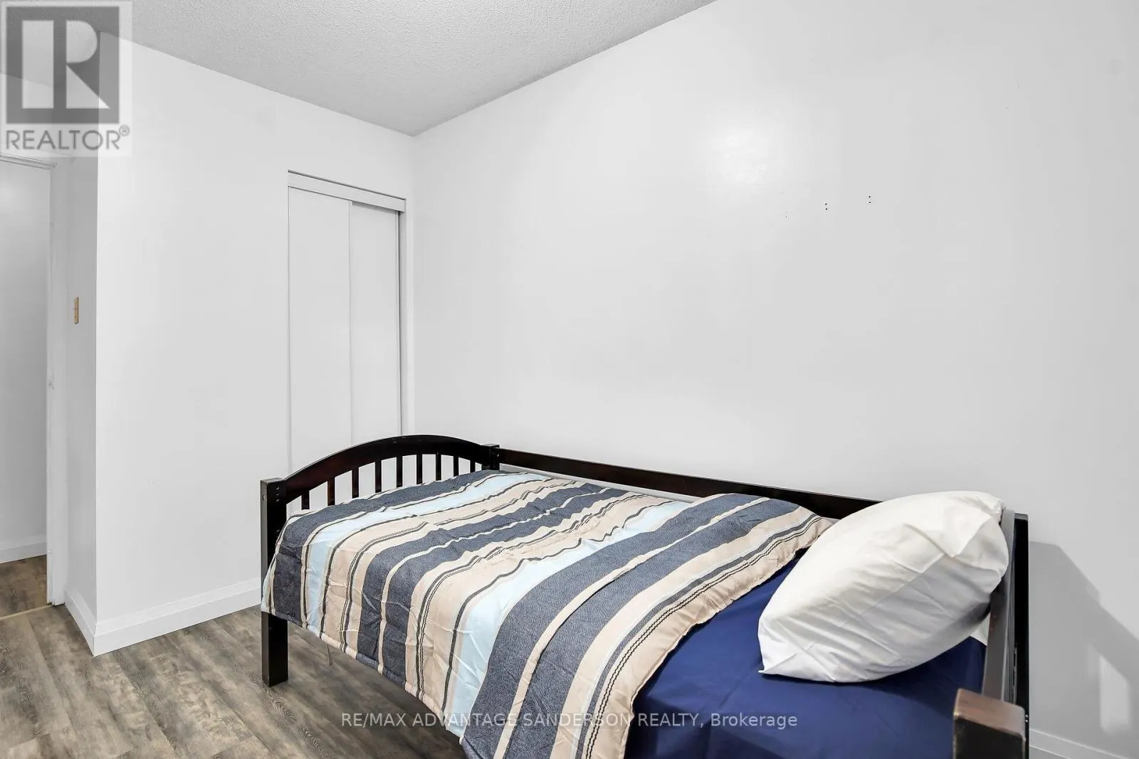 118 - 15 JACKSWAY CRESCENT, #118