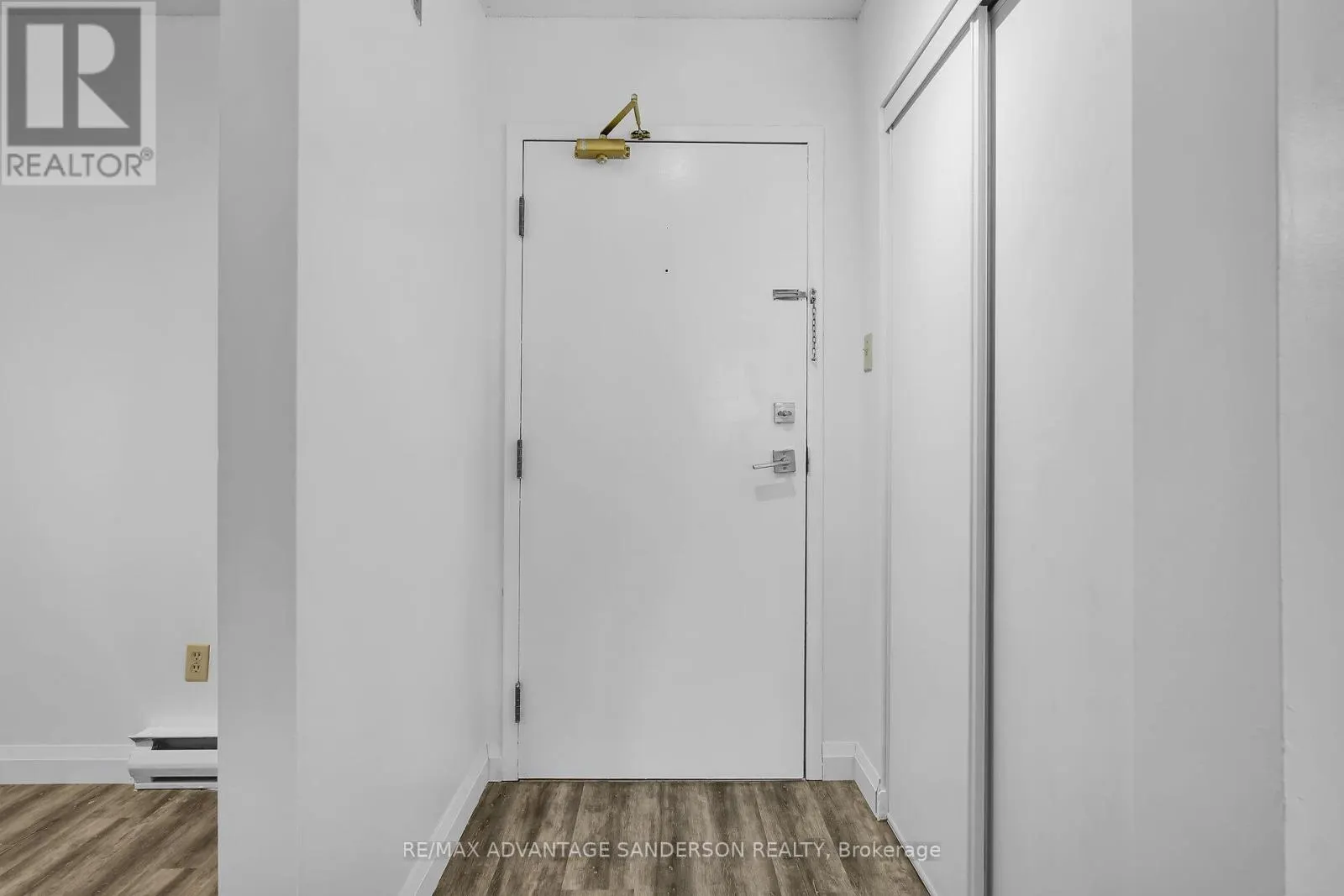 118 - 15 JACKSWAY CRESCENT, #118
