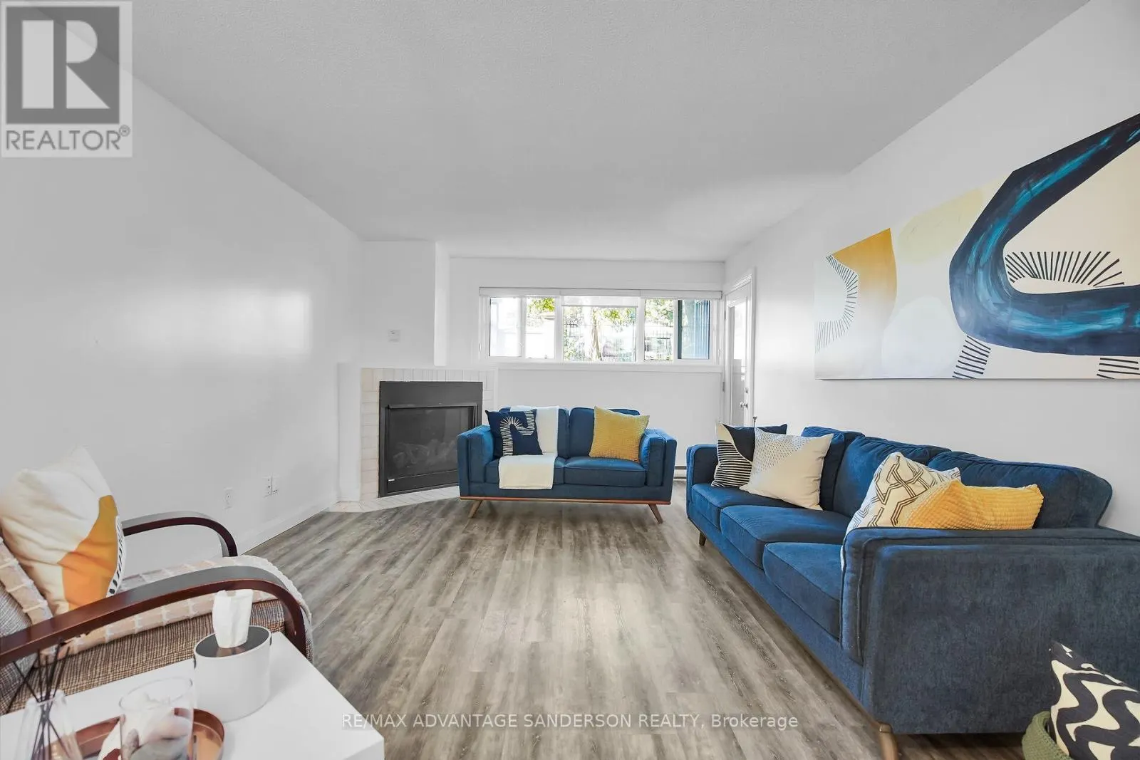 118 - 15 JACKSWAY CRESCENT, #118