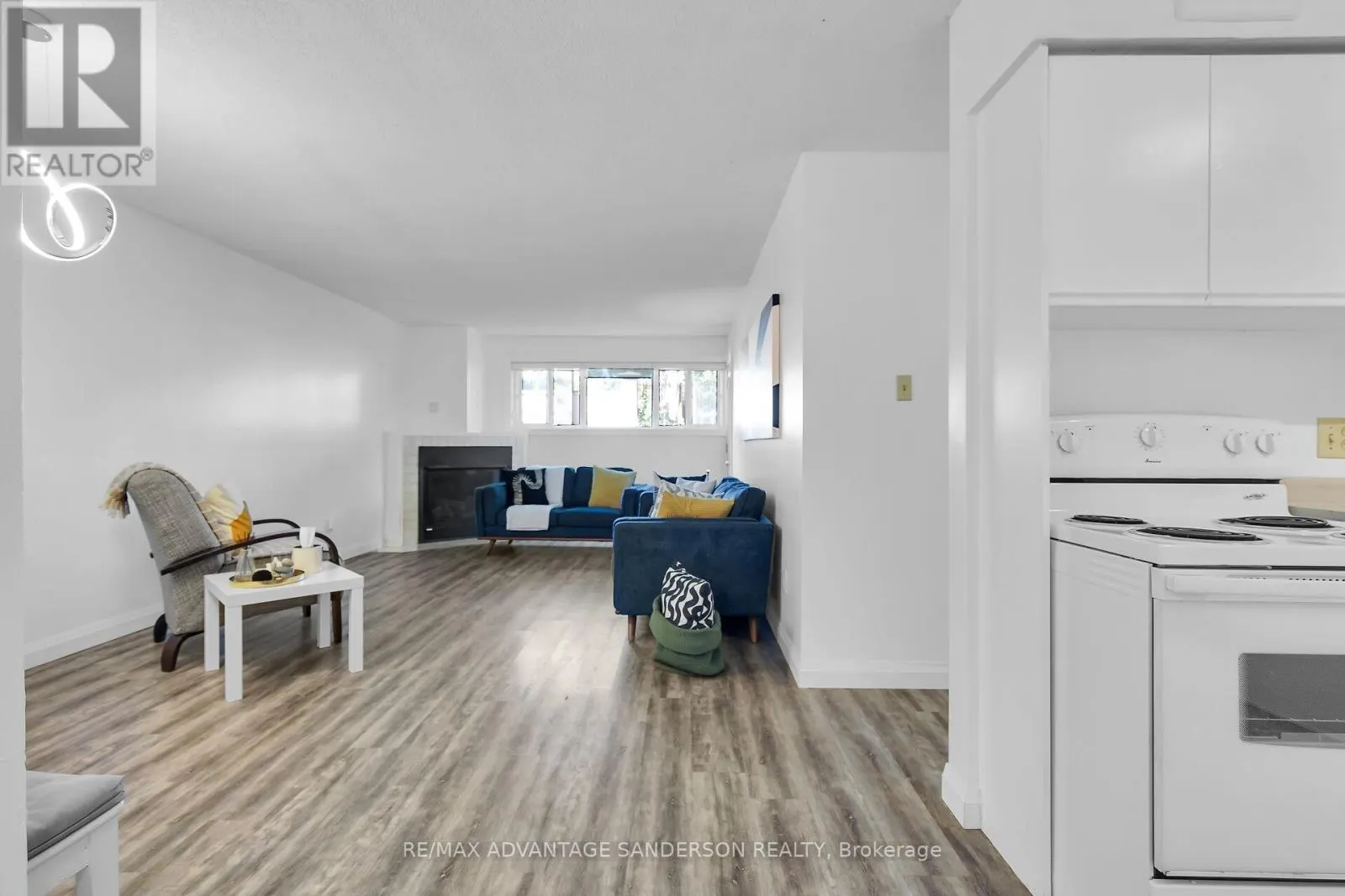 118 - 15 JACKSWAY CRESCENT, #118