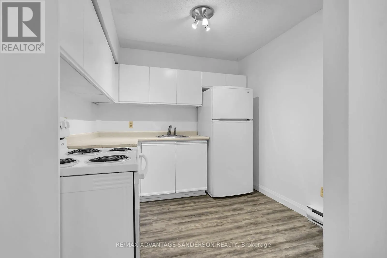 118 - 15 JACKSWAY CRESCENT, #118