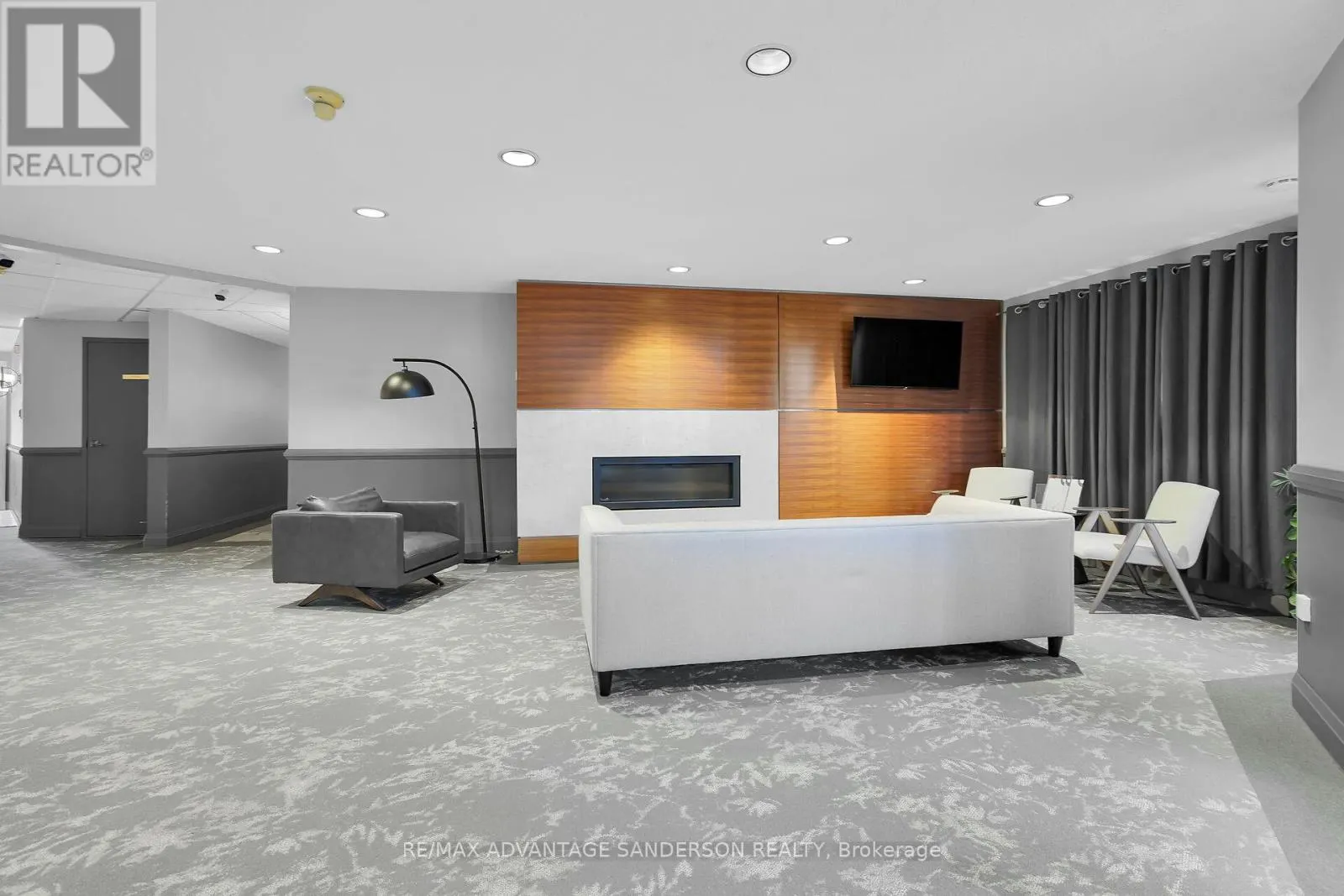 118 - 15 JACKSWAY CRESCENT, #118