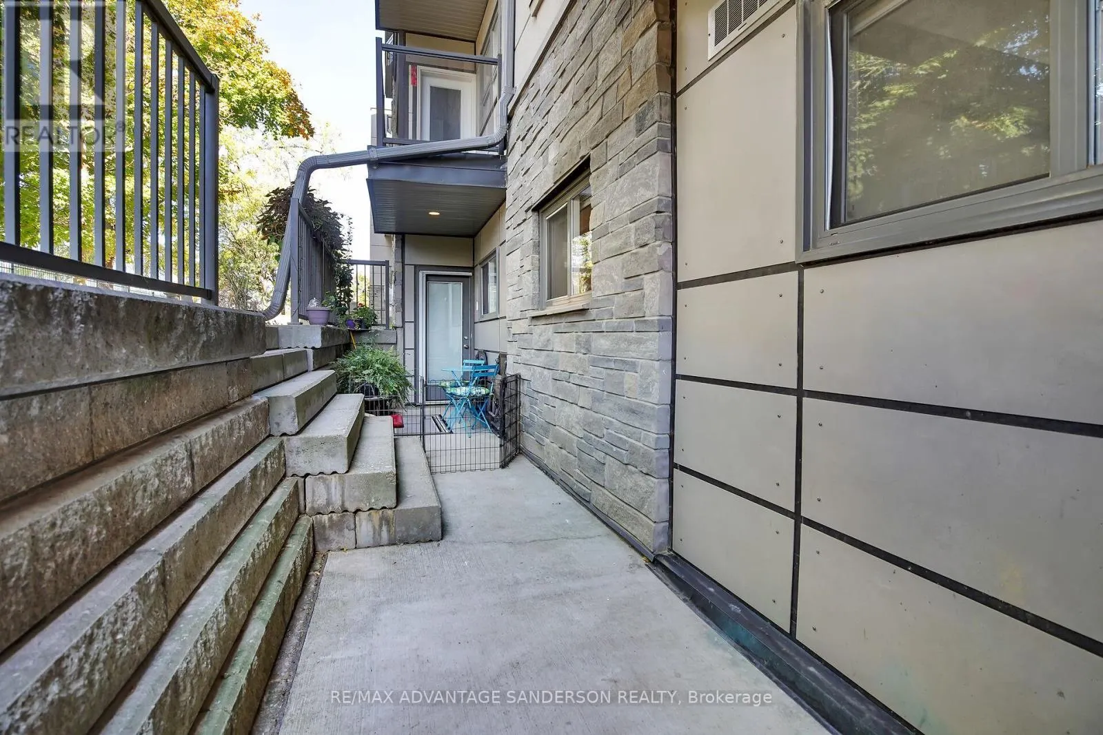 118 - 15 JACKSWAY CRESCENT, #118