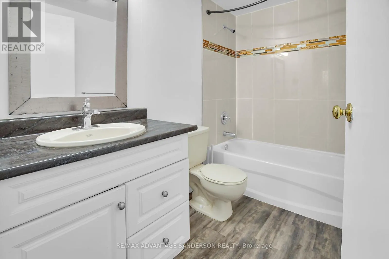 118 - 15 JACKSWAY CRESCENT, #118