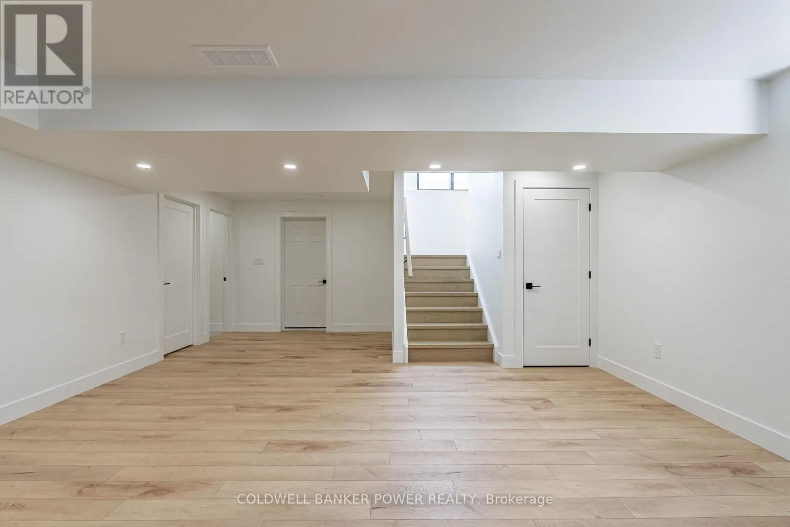 3513 GRAND OAK CROSS